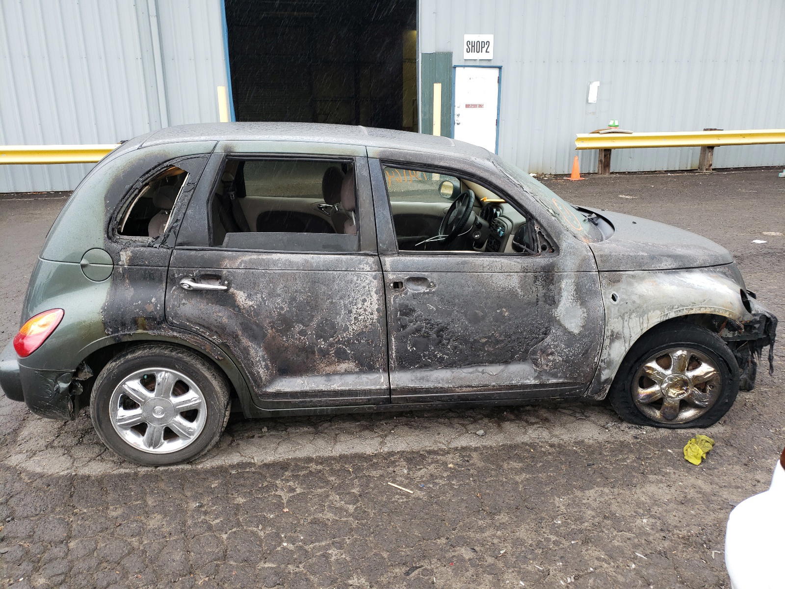 Photo 9 from auction – 2006 CHRYSLER PT CRUISER with VIN 3C4FY58B74T213428