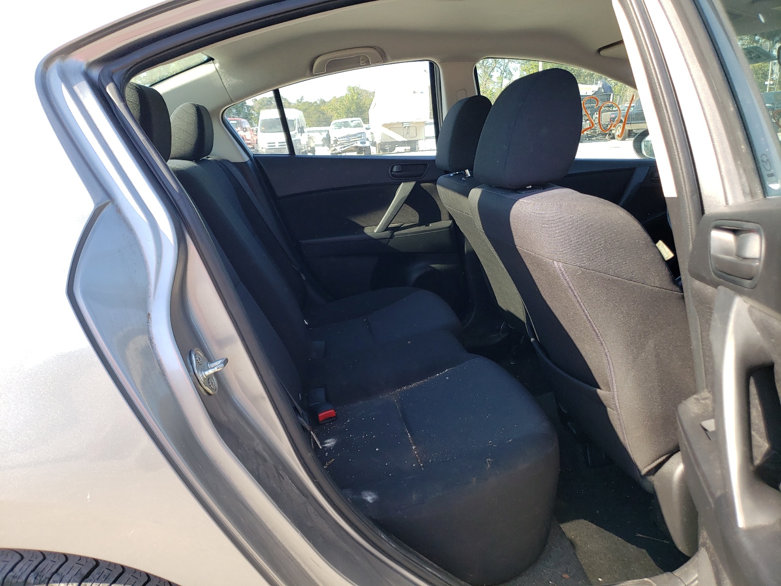 Photo 6 from auction – 2010 MAZDA 3 I with VIN JM1BL1SF3A1251114