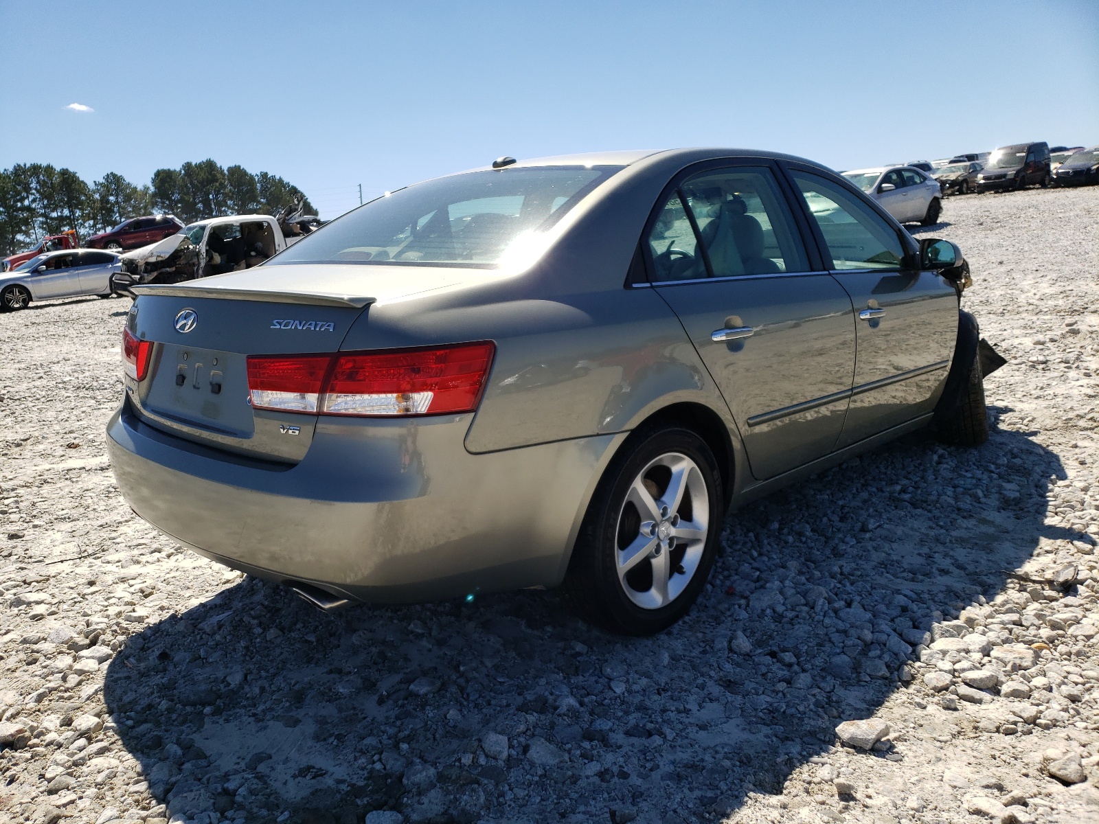 Photo 4 from auction – 2007 HYUNDAI SONATA SE with VIN 5NPEU46F97H242666