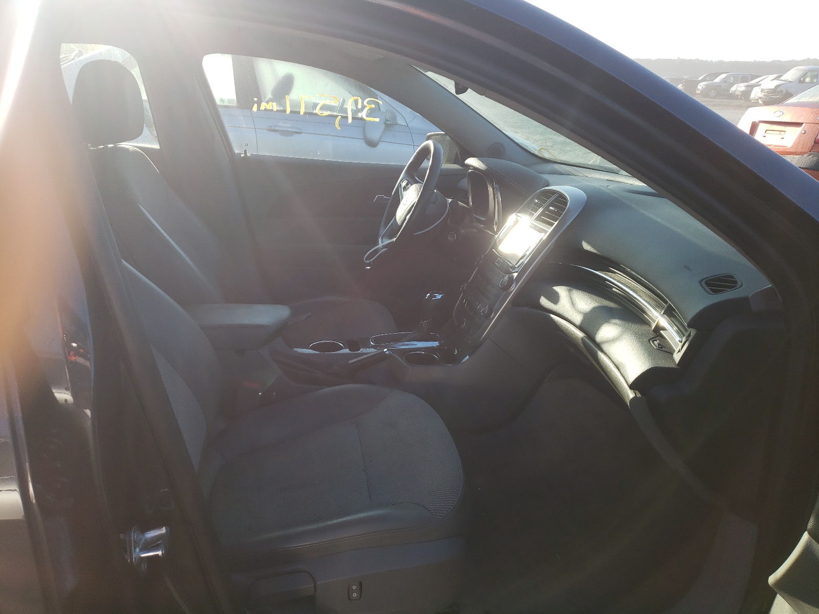 Photo 5 from auction – 2016 CHEVROLET MALIBU LIM with VIN 1G11C5SA4GU103397