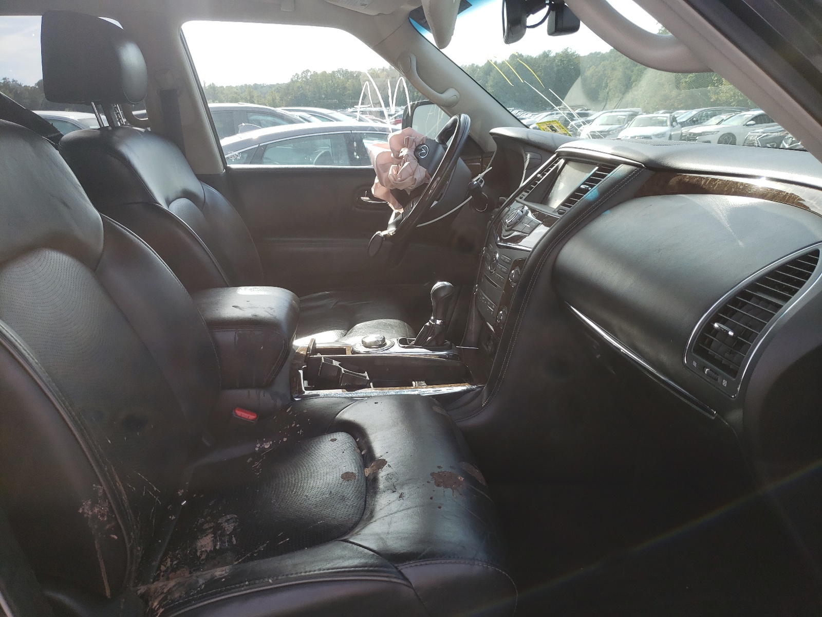Photo 5 from auction – 2015 INFINITI QX80 with VIN JN8AZ2NC9F9371871
