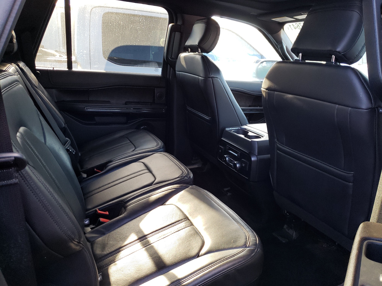 Photo 6 from auction – 2018 FORD EXPEDITION with VIN 1FMJK2ATXJEA35597