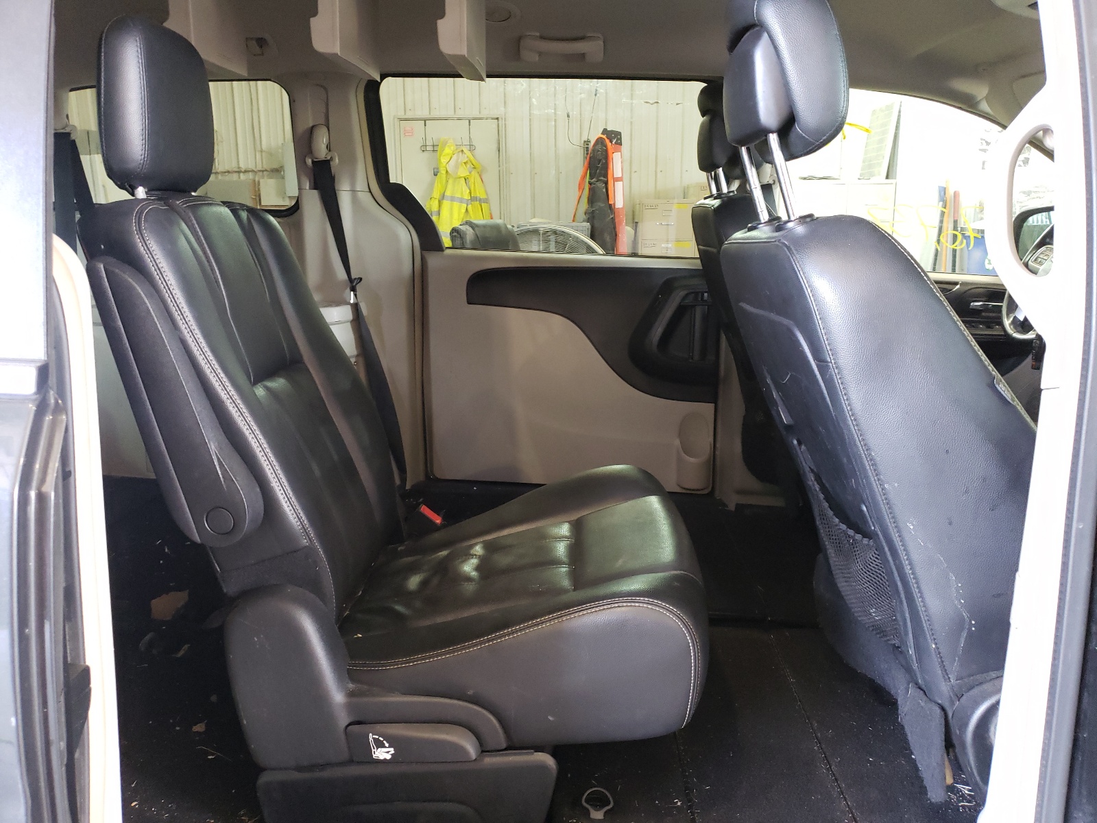Photo 6 from auction – 2012 CHRYSLER TOWN & COU with VIN 2C4RC1BG4CR287125