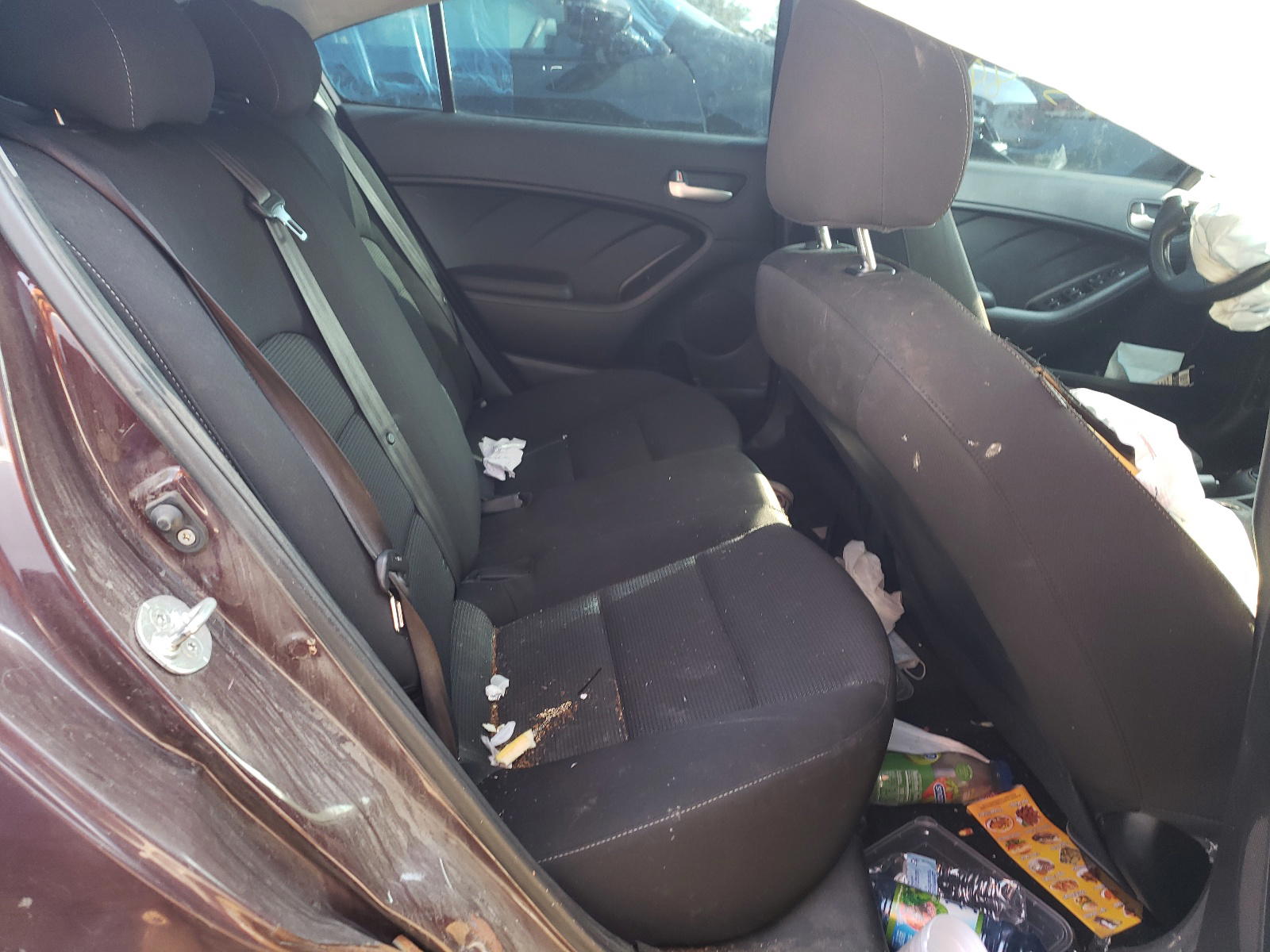 Photo 6 from auction – 2018 KIA FORTE with VIN 3KPFK4A79JE260381