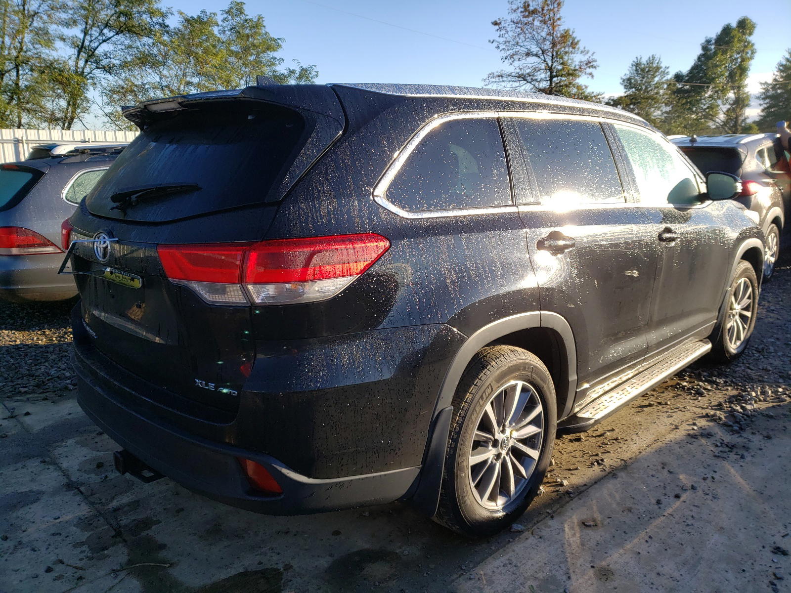 Photo 4 from auction – 2018 TOYOTA HIGHLANDER with VIN 5TDJZRFH2JS907049