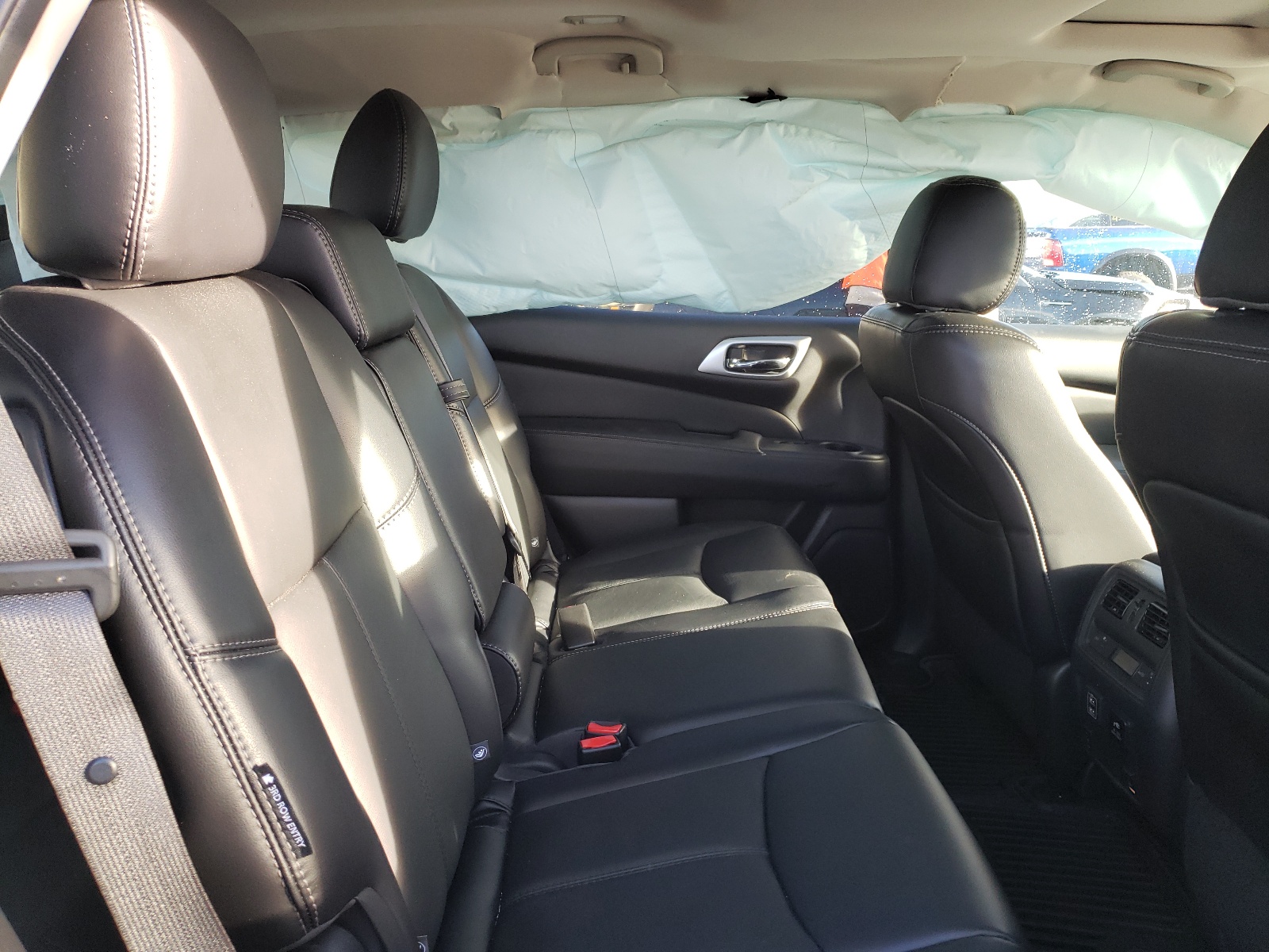Photo 6 from auction – 2018 NISSAN PATHFINDER with VIN 5N1DR2MM8JC676756
