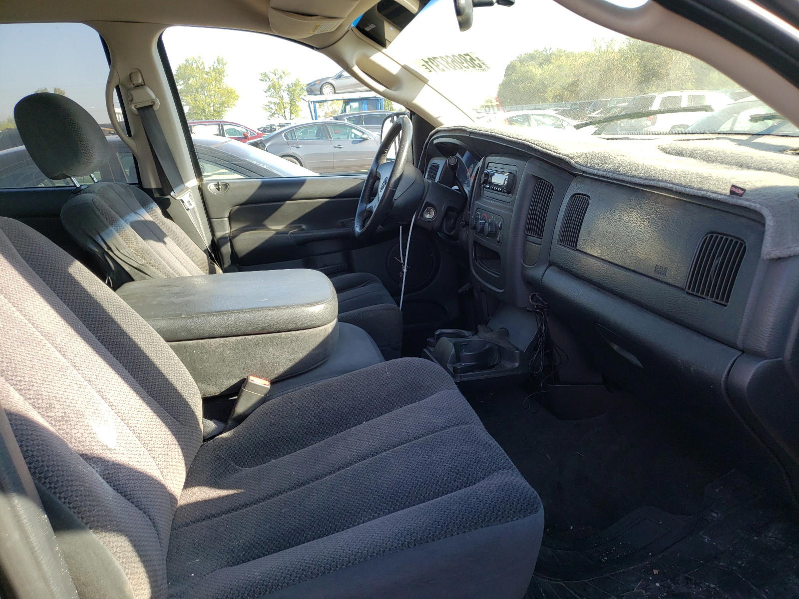 Photo 5 from auction – 2002 DODGE RAM 1500 with VIN 3D7HA18Z02G205119
