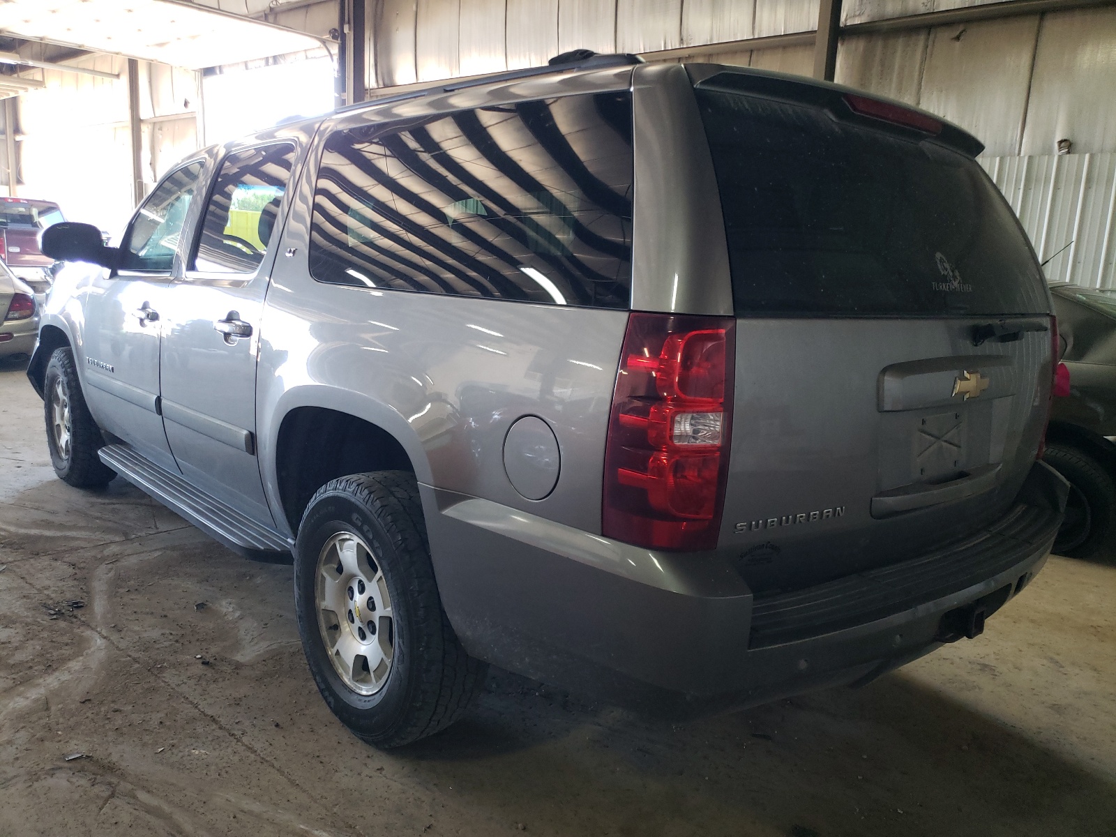 Photo 3 from auction – 2007 CHEVROLET SUBURBAN K with VIN 3GNFK16387G291081