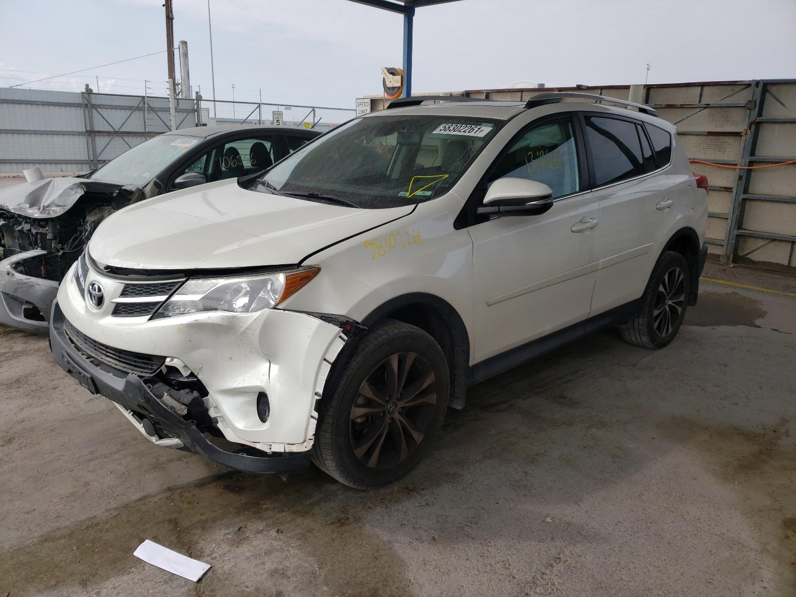 Photo 2 from auction – 2015 TOYOTA RAV4 LIMIT with VIN 2T3DFREV1FW258945