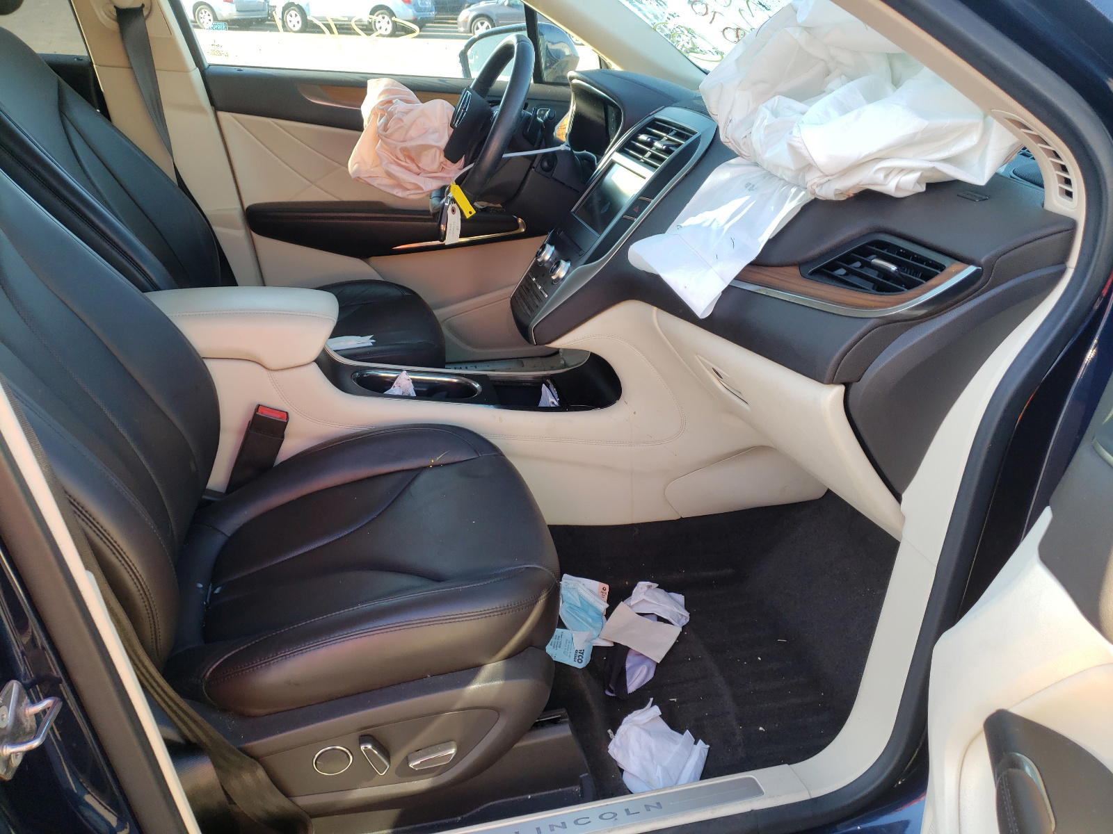 Photo 5 from auction – 2015 LINCOLN MKC with VIN 5LMTJ2AH7FUJ19071