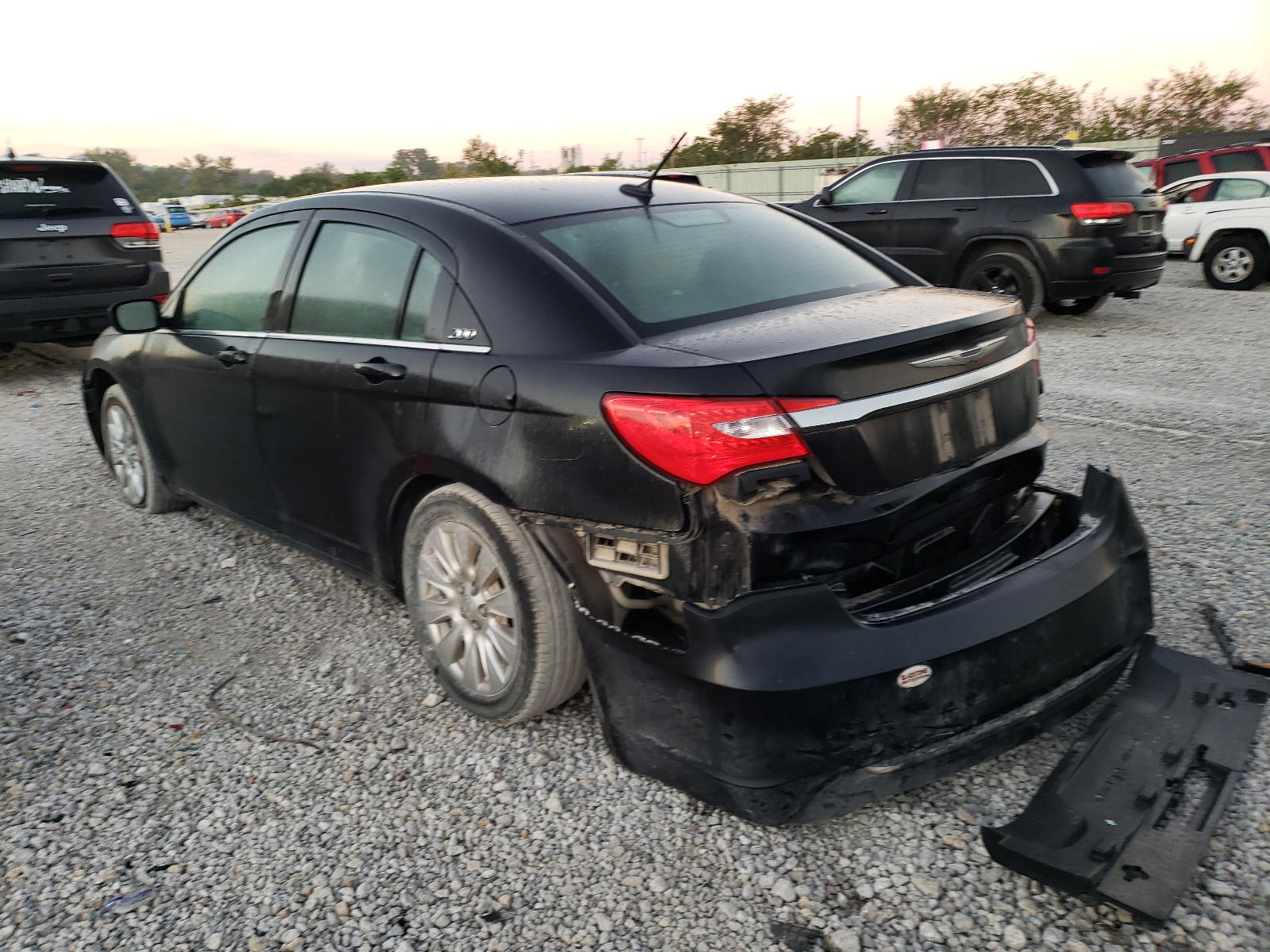Photo 3 from auction – 2013 CHRYSLER 200 LX with VIN 1C3CCBAB5DN641707