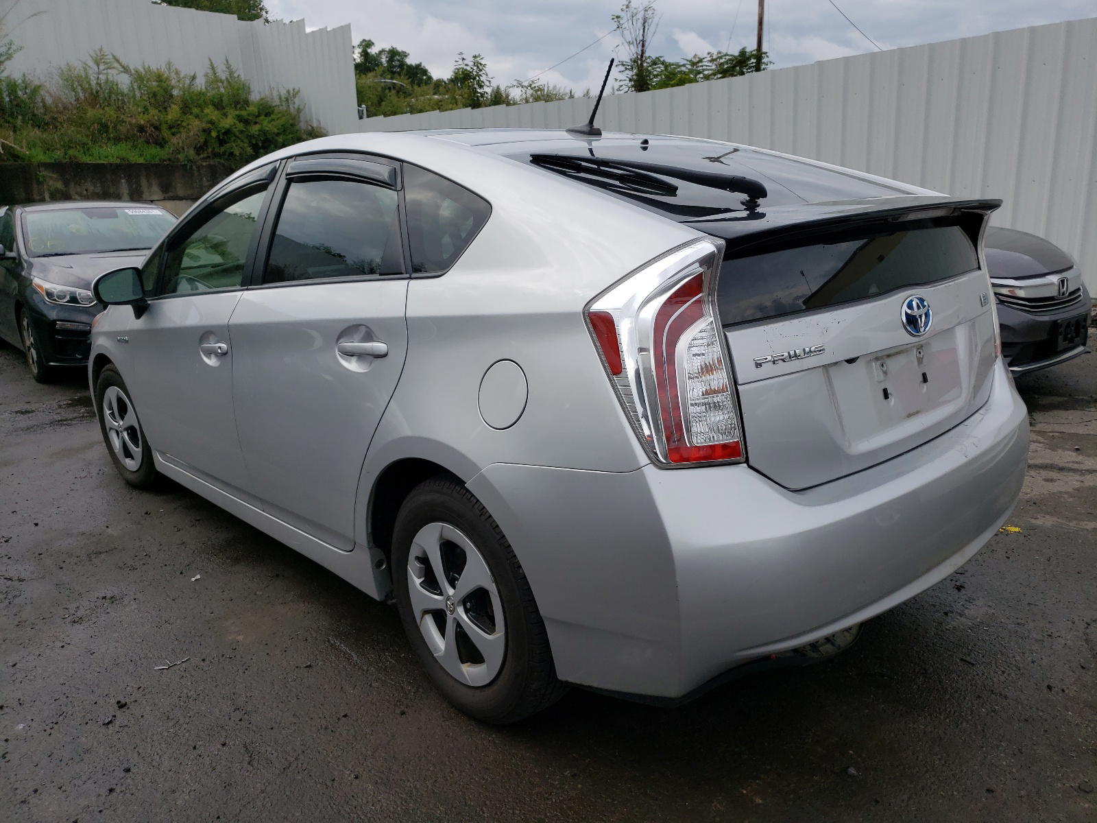 Photo 3 from auction – 2011 TOYOTA PRIUS with VIN JTDKN3DU9E1737692
