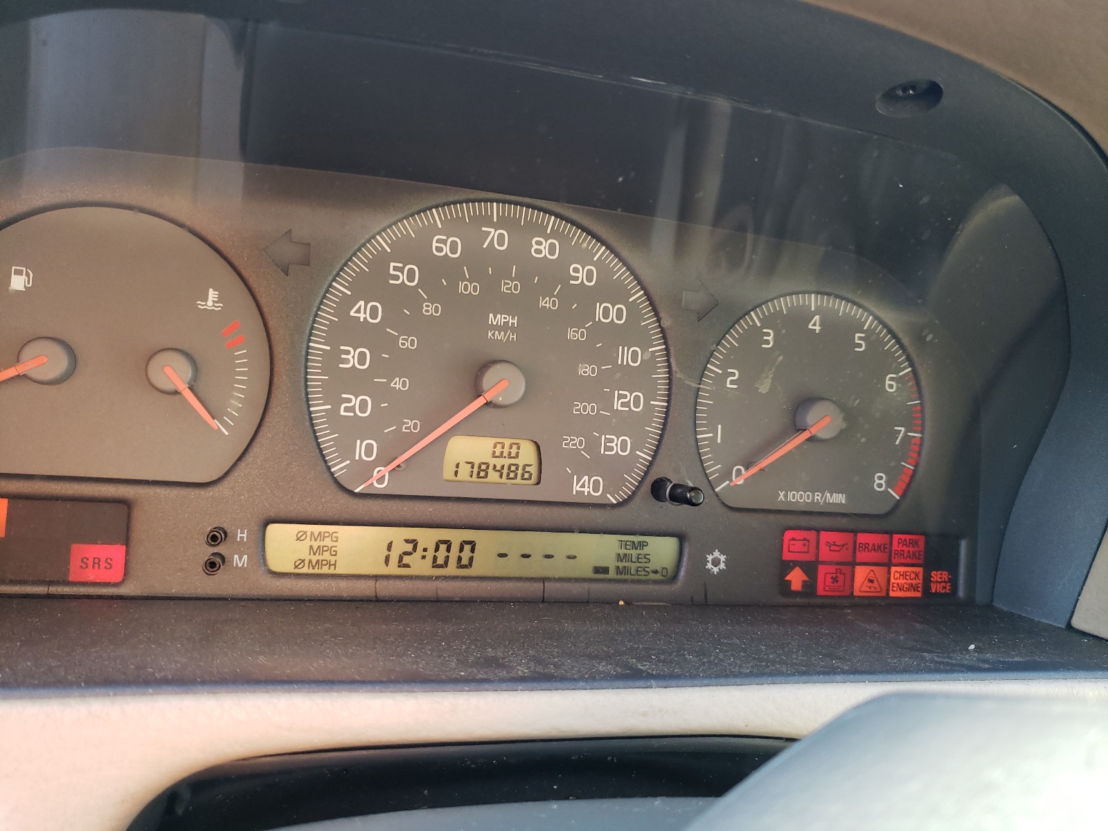 Photo 8 from auction – 2000 VOLVO V70 XC with VIN YV1LZ56D2Y2676485