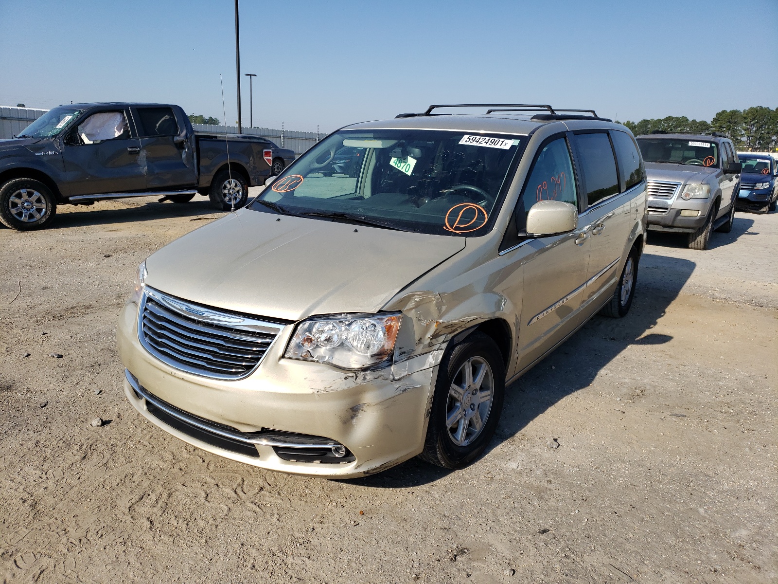 Photo 2 from auction – 2011 CHRYSLER TOWN & COU with VIN 2A4RR5DG9BR719848