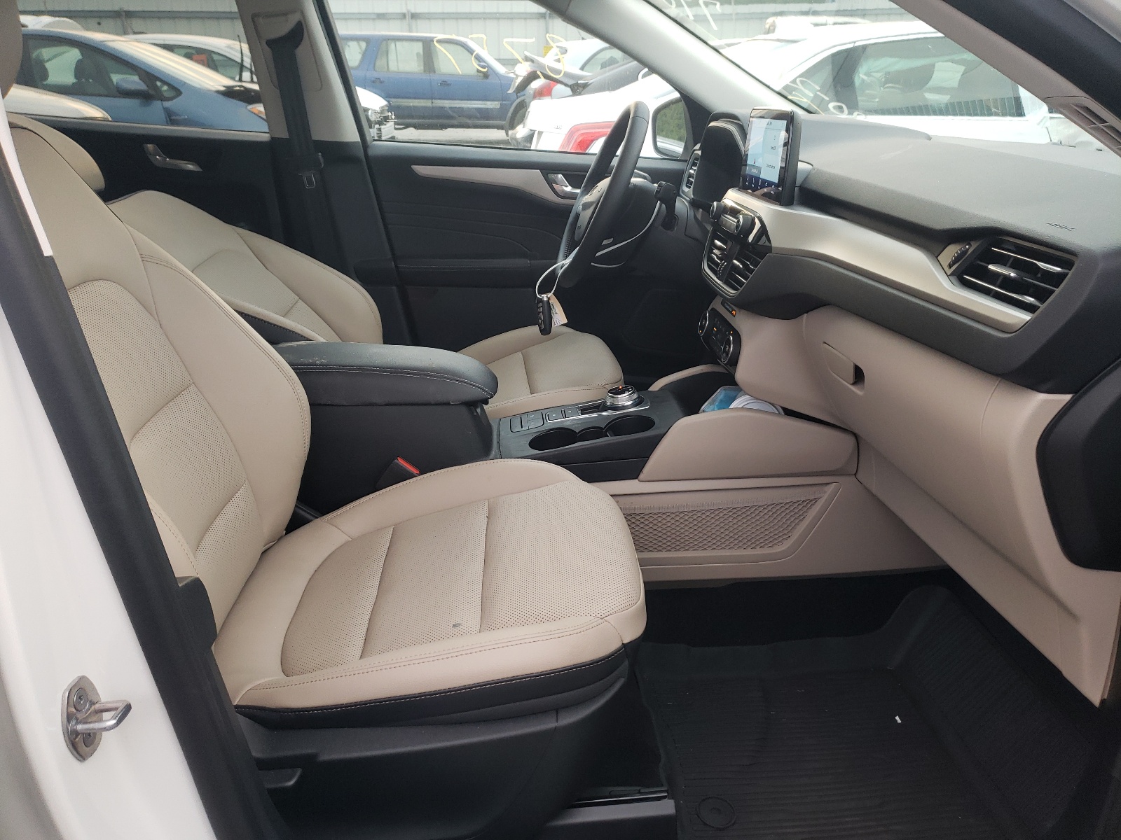 Photo 5 from auction – 2021 FORD ESCAPE SEL with VIN 1FMCU9H91MUA37903