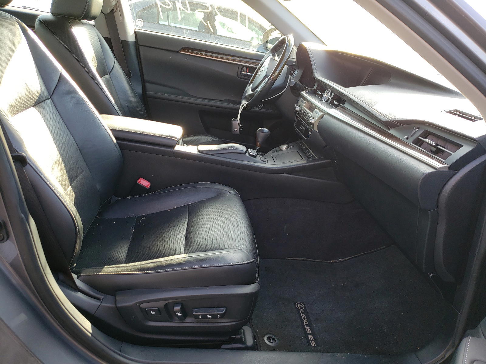 Photo 5 from auction – 2015 LEXUS ES 350 with VIN JTHBK1GG4F2176492