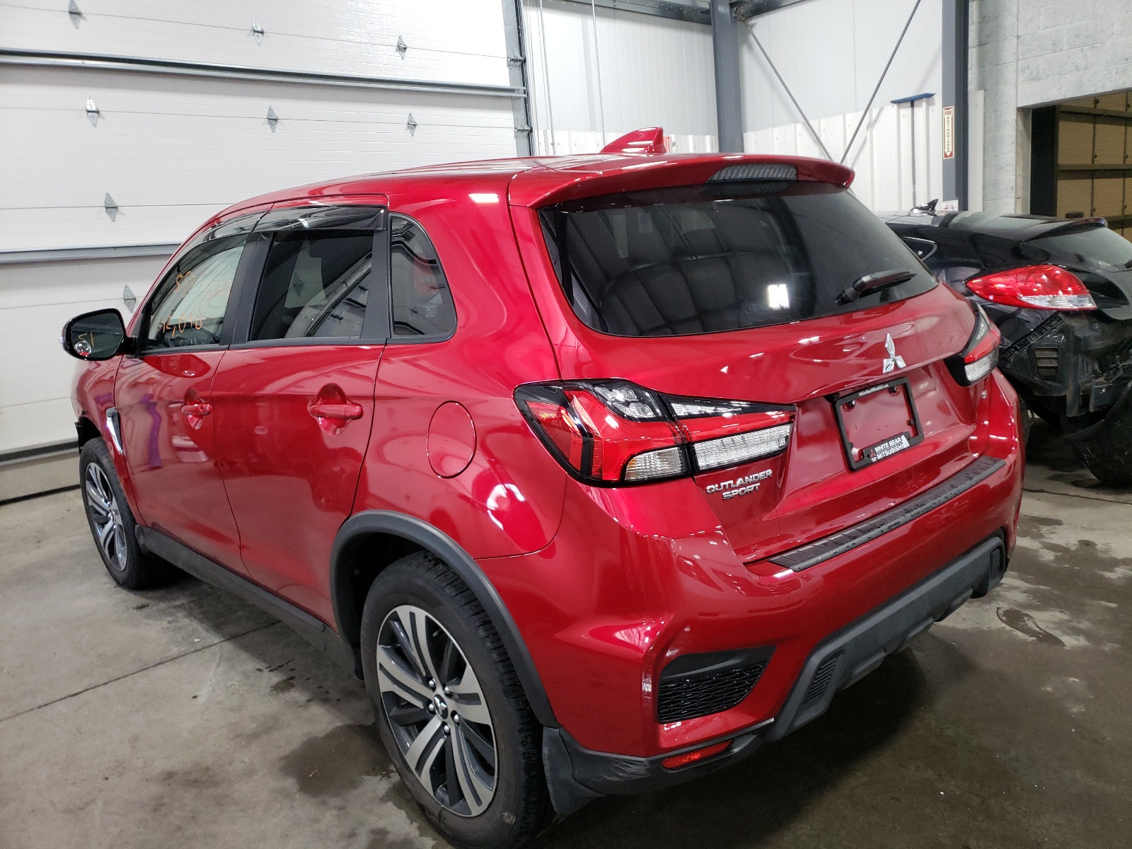 Photo 3 from auction – 2020 MITSUBISHI OUTLANDER with VIN JA4AR3AU5LU001696