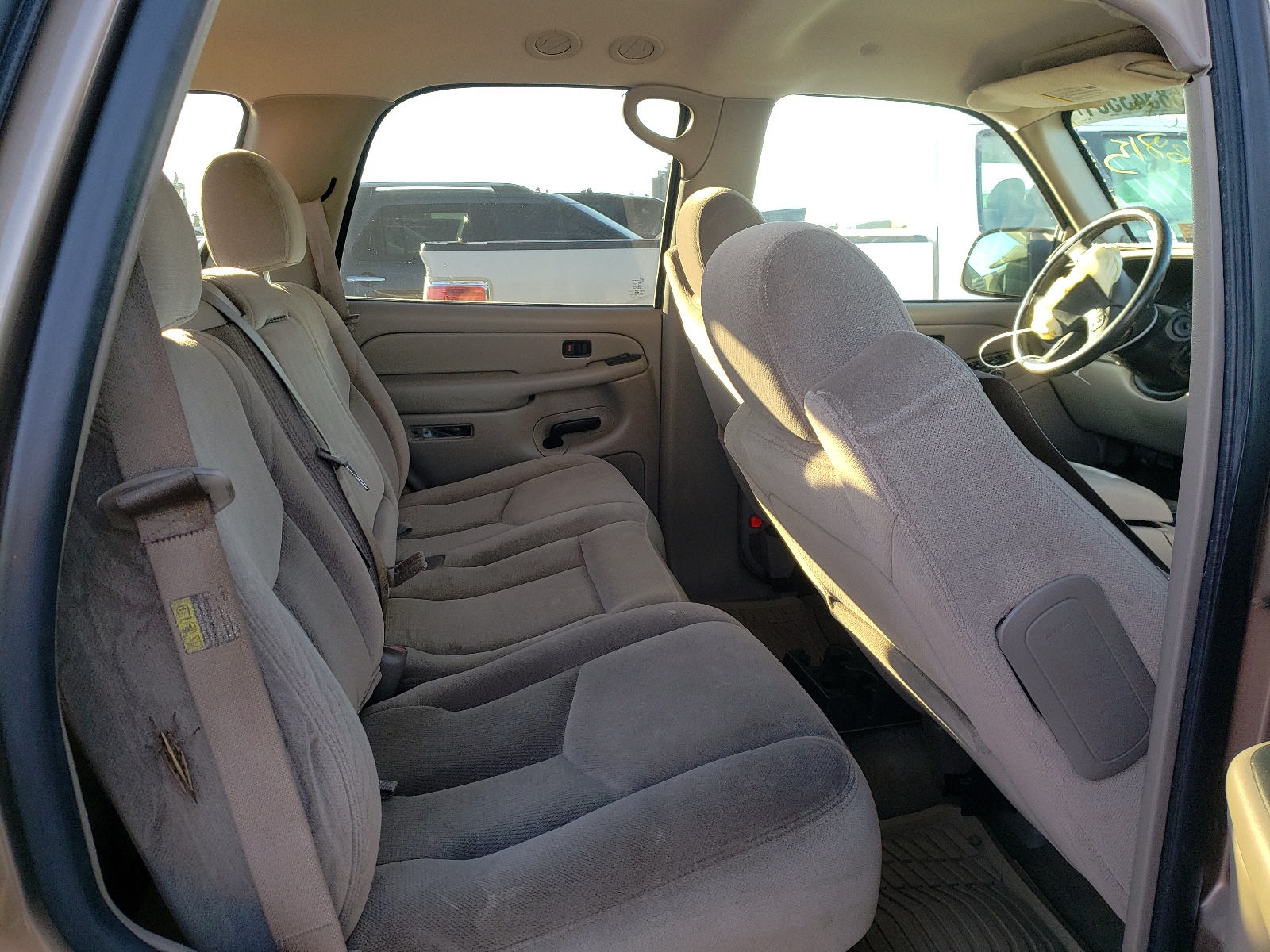 Photo 6 from auction – 2004 GMC YUKON with VIN 1GKEC13T74R116715