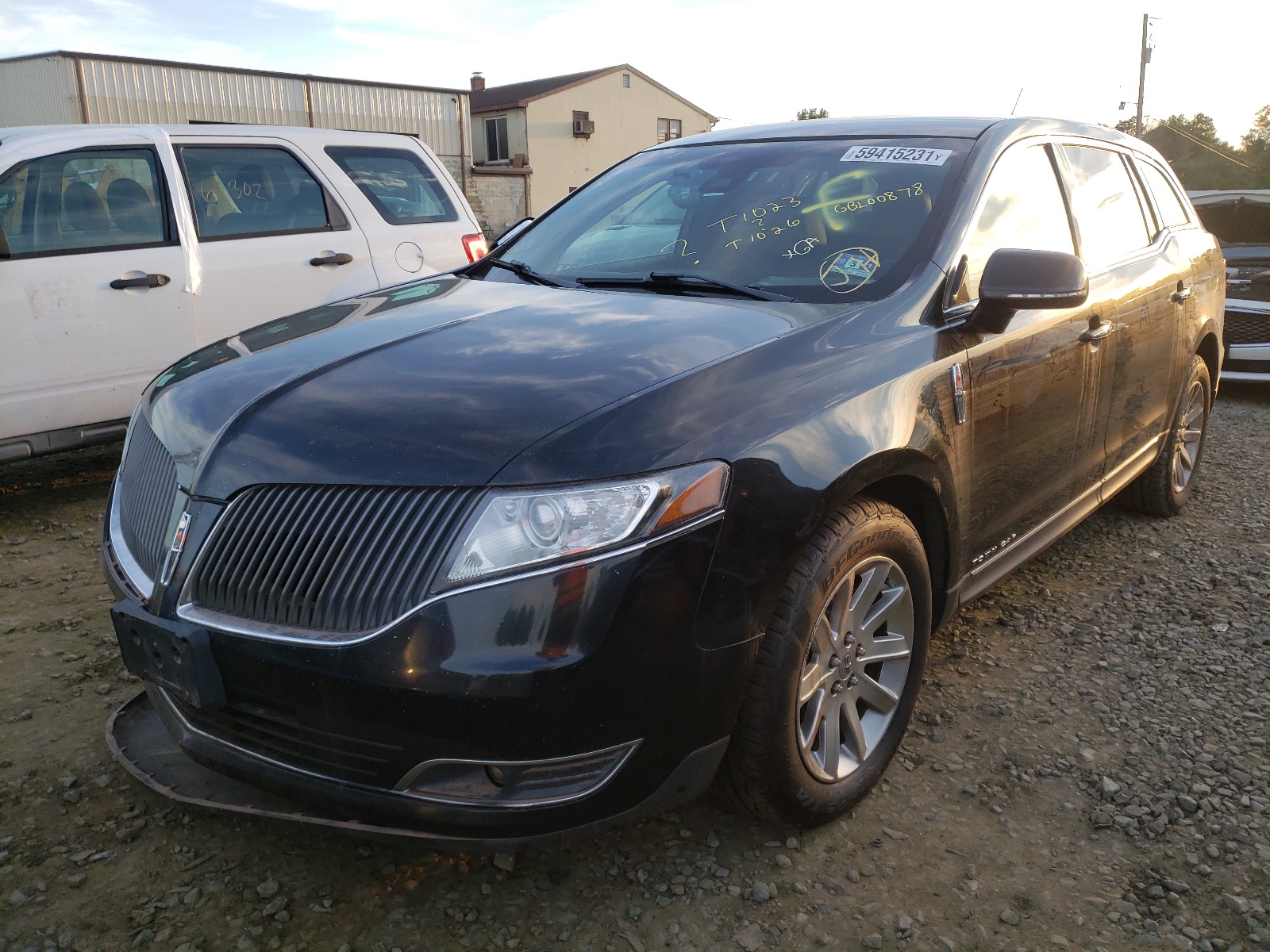 Photo 2 from auction – 2016 LINCOLN MKT with VIN 2LMHJ5NK0GBL00878