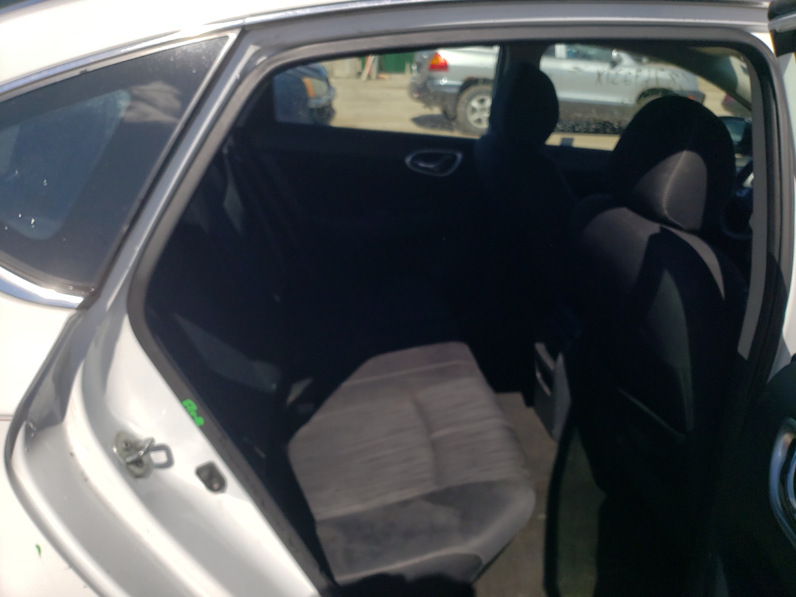 Photo 6 from auction – 2016 NISSAN SENTRA S with VIN 3N1AB7AP4GL679063