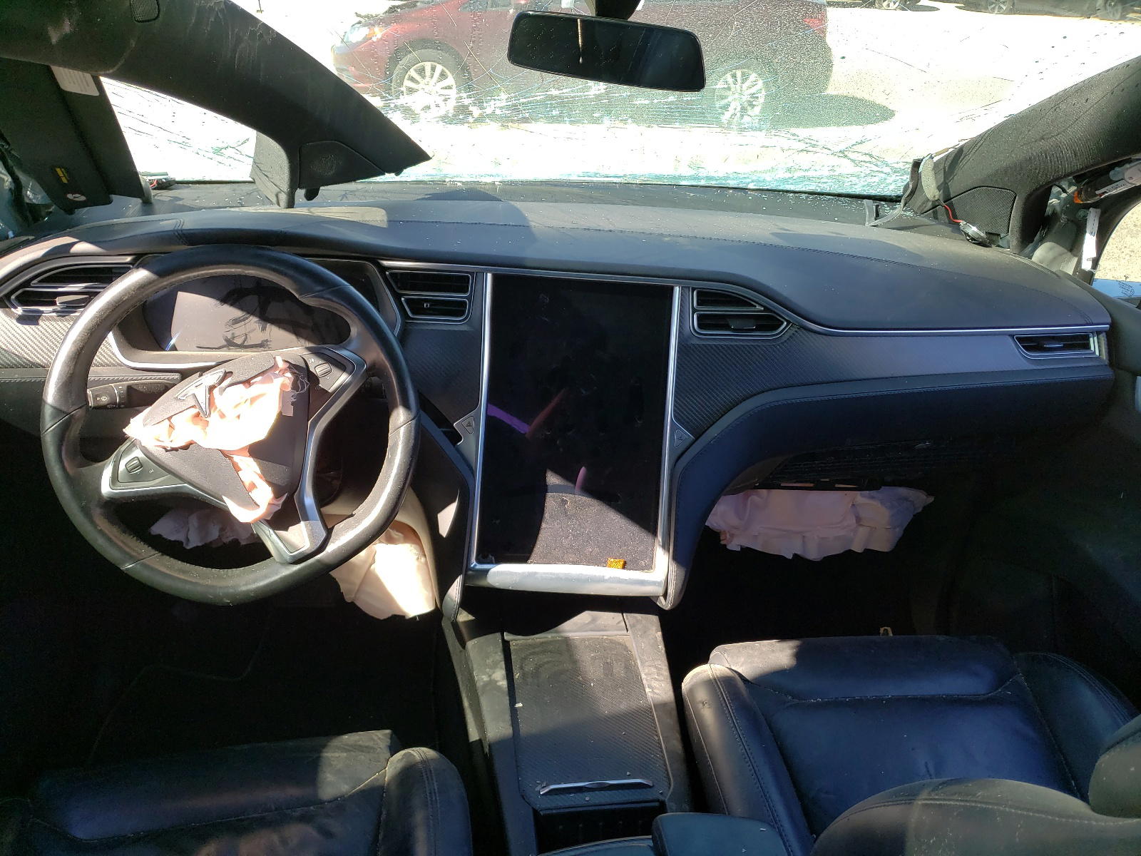 Photo 9 from auction – 2016 TESLA MODEL X with VIN 5YJXCAE28GF005447