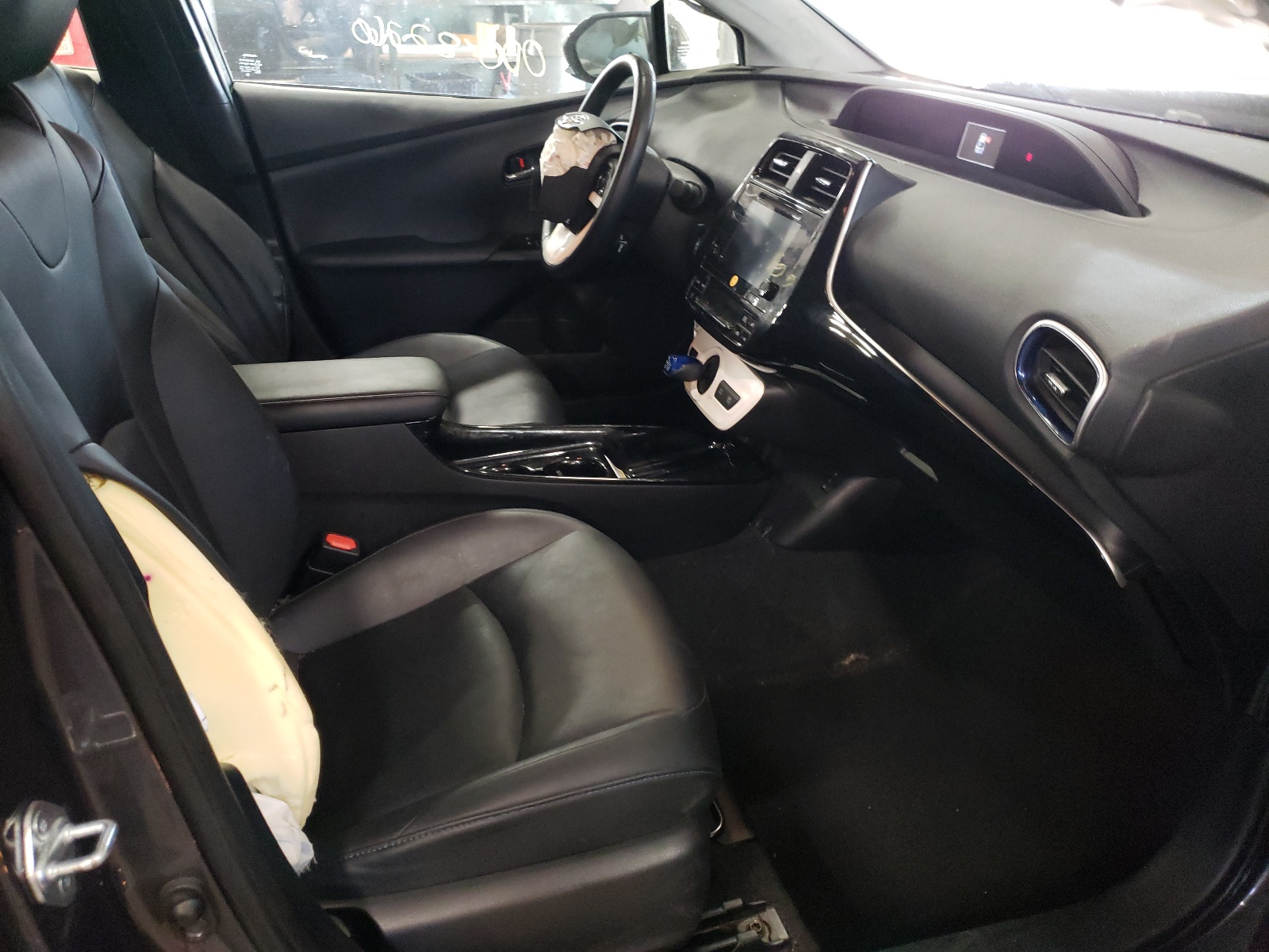 Photo 5 from auction – 2017 TOYOTA PRIUS with VIN JTDKARFU5H3048348