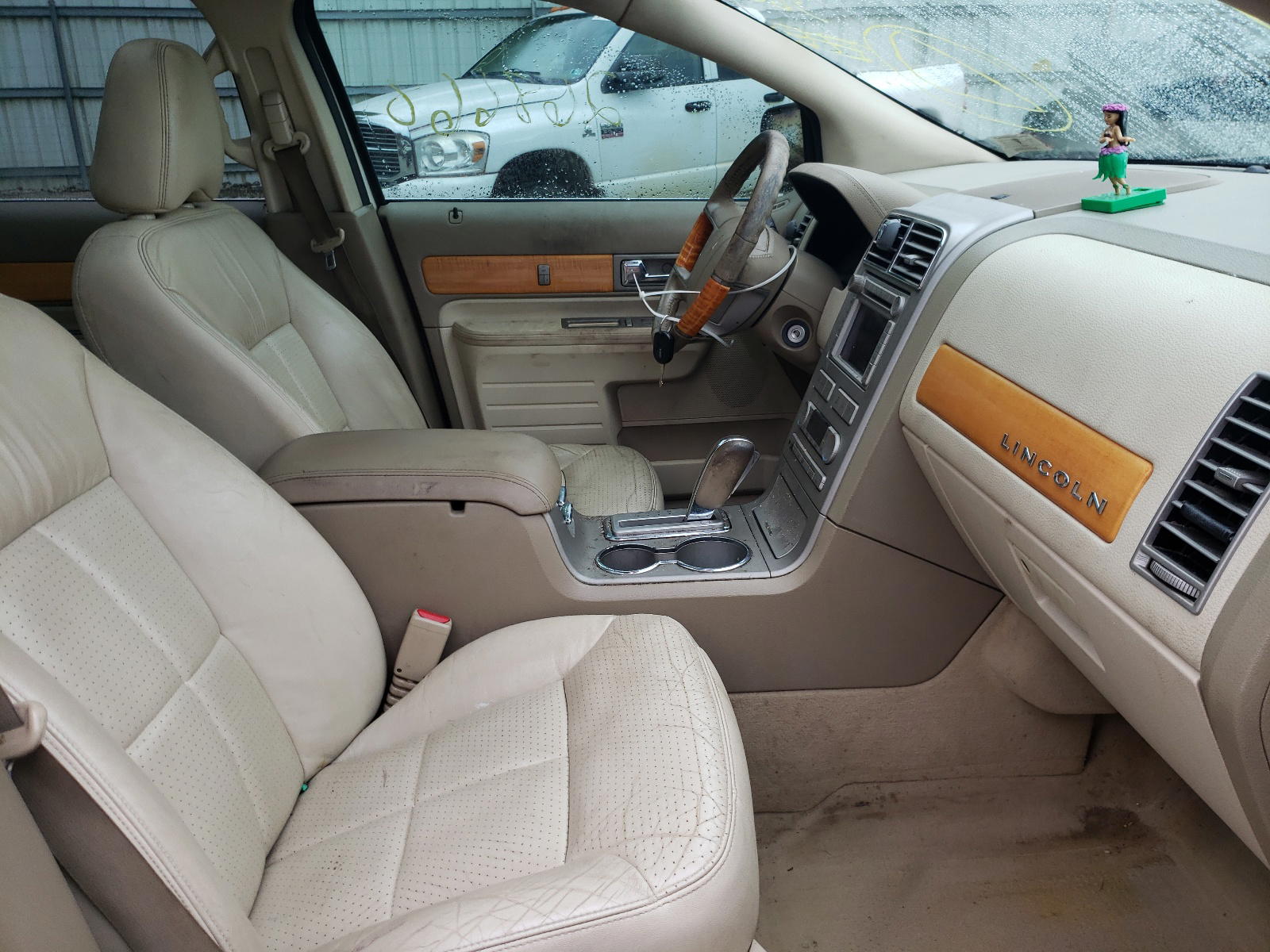 Photo 5 from auction – 2007 LINCOLN MKX with VIN 2LMDU68C37BJ27065