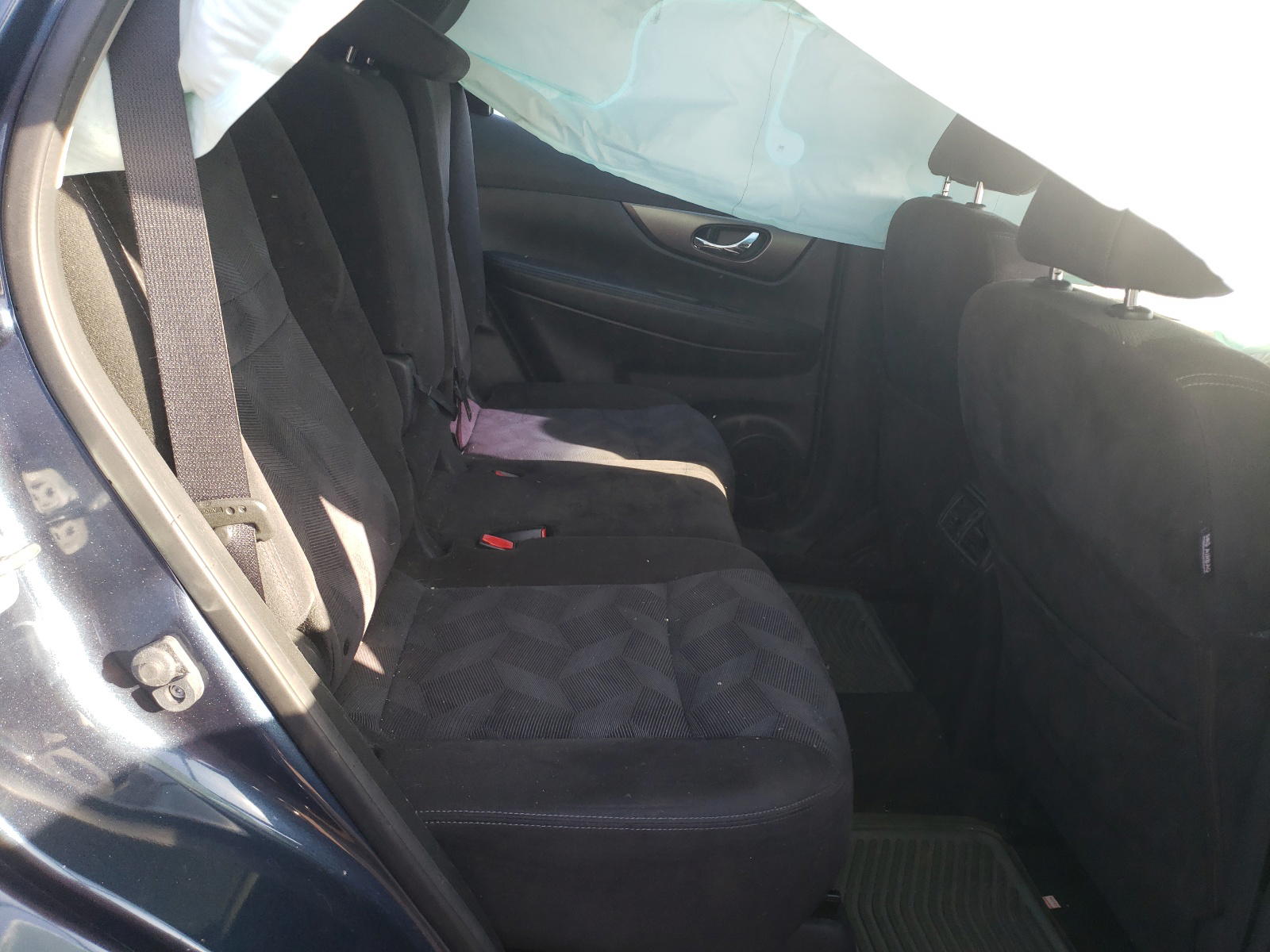 Photo 6 from auction – 2015 NISSAN ROGUE S with VIN KNMAT2MV6FP516635