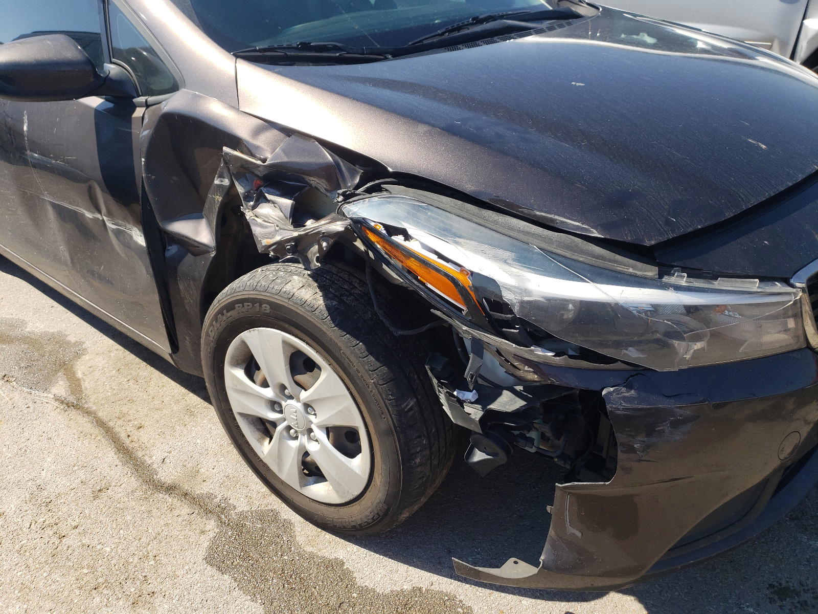 Photo 9 from auction – 2017 KIA FORTE LX with VIN 3KPFK4A79HE068940