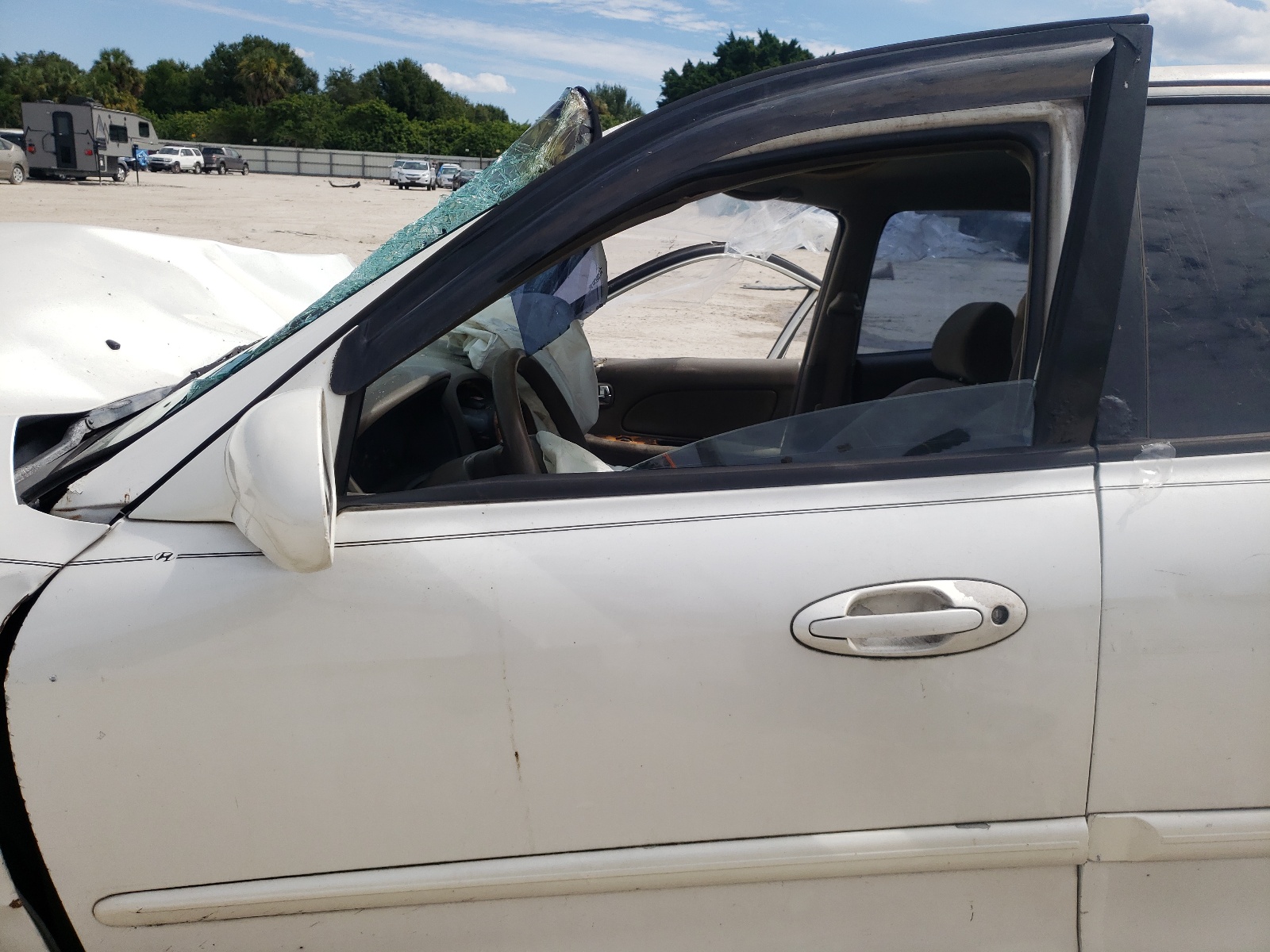 Photo 10 from auction – 2000 HYUNDAI SONATA GLS with VIN KMHWF35V4YA290310