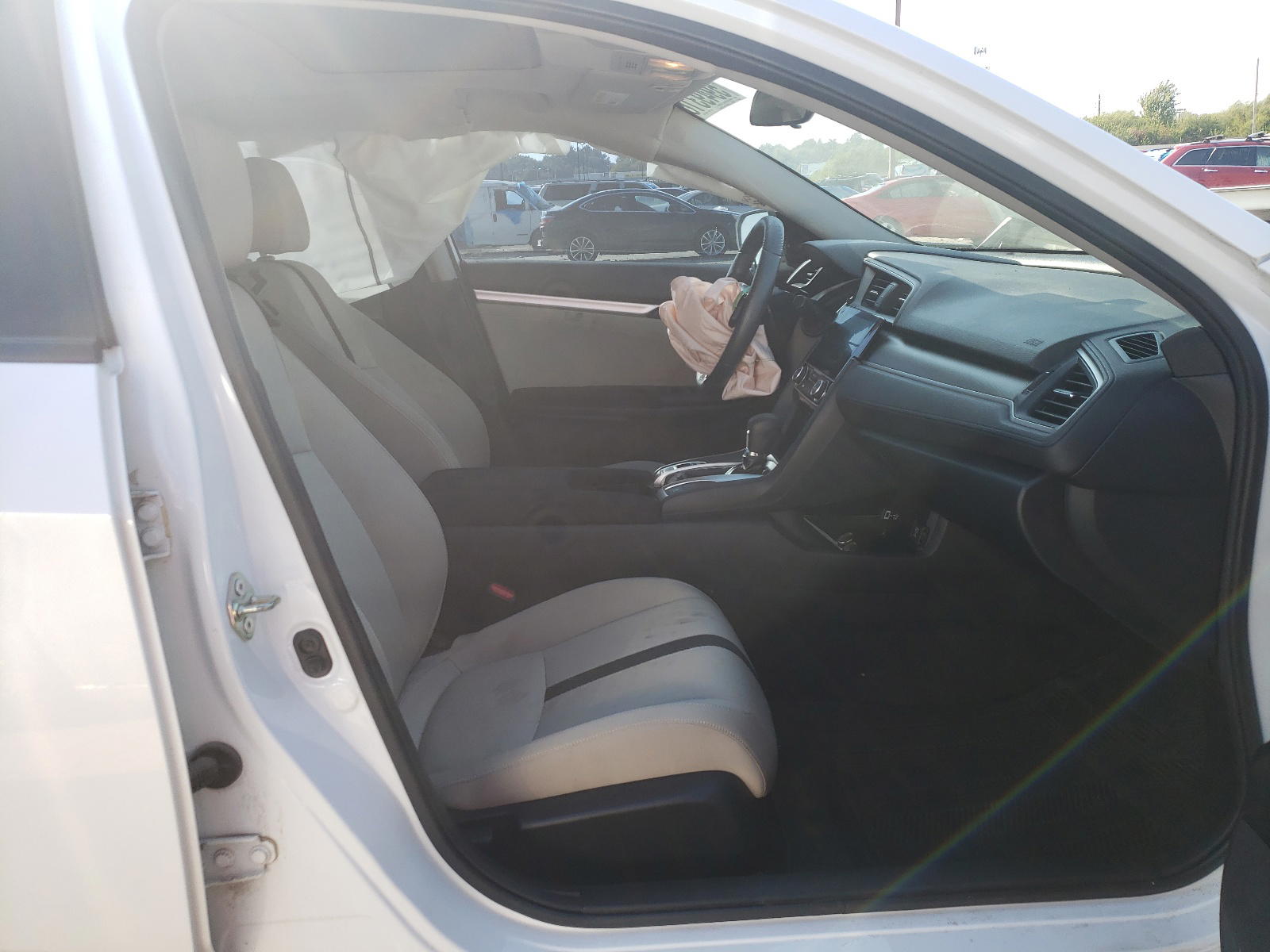 Photo 5 from auction – 2017 HONDA CIVIC EX with VIN 19XFC2F79HE004813