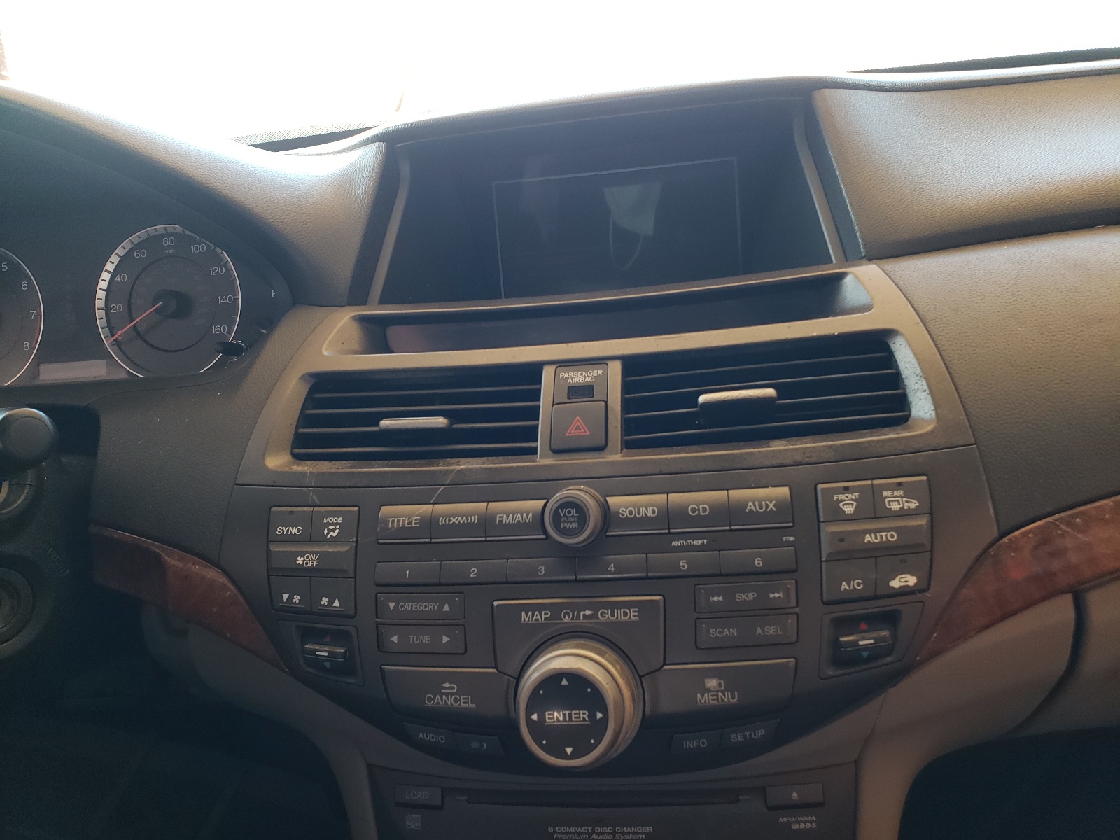 Photo 9 from auction – 2011 HONDA ACCORD EXL with VIN 1HGCP3F85BA028575