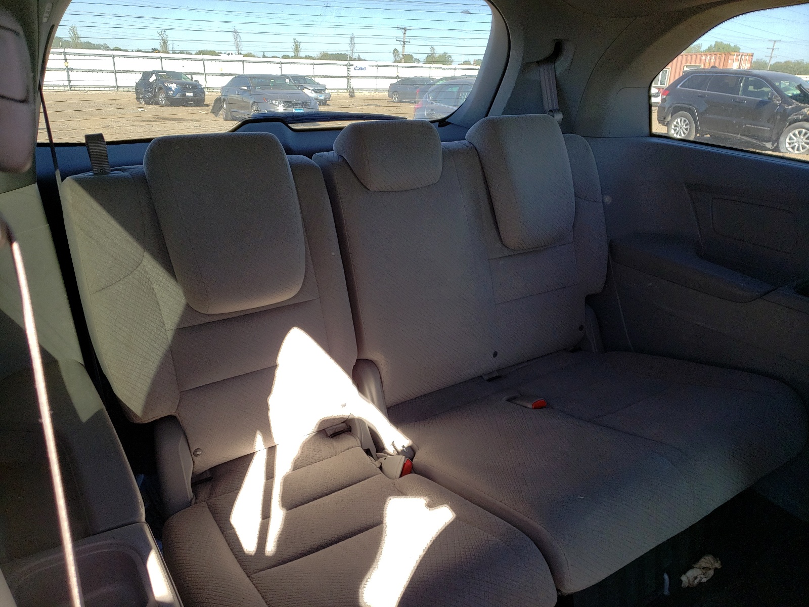 Photo 9 from auction – 2014 HONDA ODYSSEY LX with VIN 5FNRL5H27EB044152