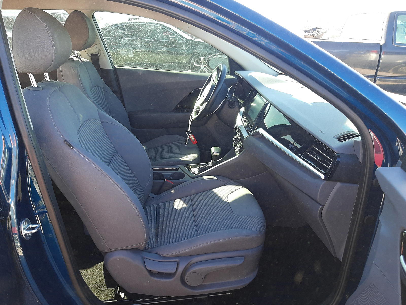 Photo 5 from auction – 2020 KIA NIRO with VIN KNDCB3LC8L5375169