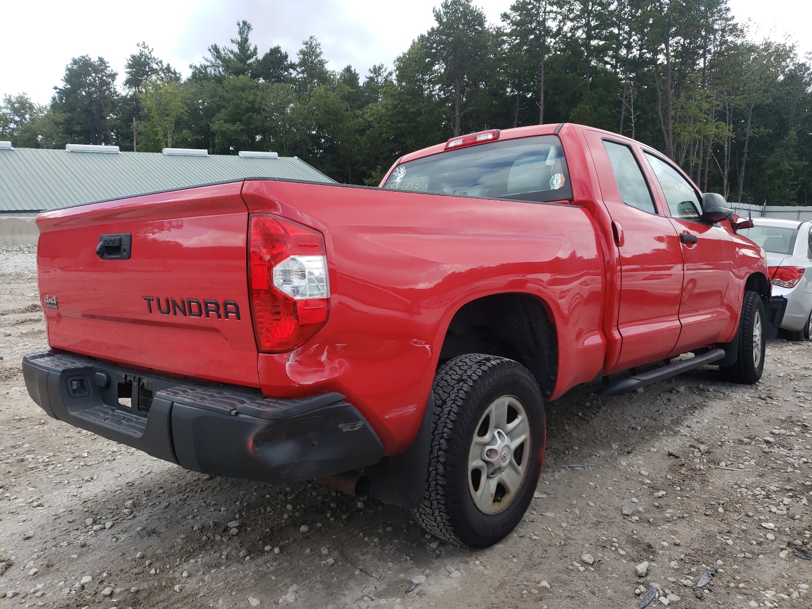 Photo 4 from auction – 2015 TOYOTA TUNDRA DOU with VIN 5TFUM5F13FX061233