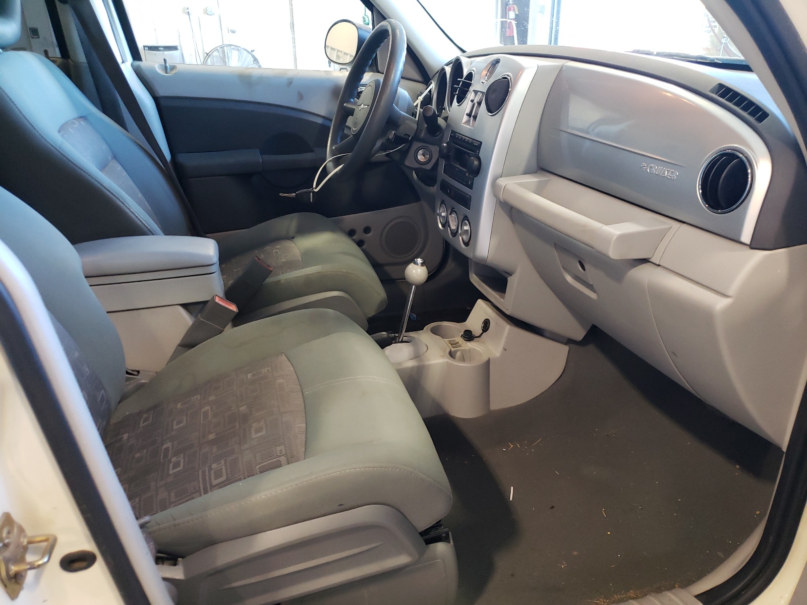 Photo 5 from auction – 2010 CHRYSLER PT CRUISER with VIN 3A4FY58B96T356104