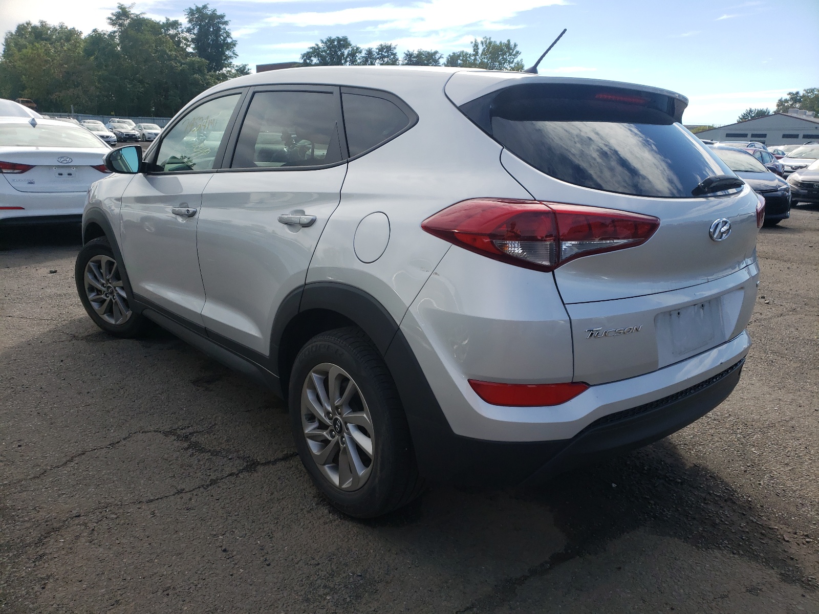 Photo 3 from auction – 2018 HYUNDAI TUCSON SE with VIN KM8J2CA45JU822347