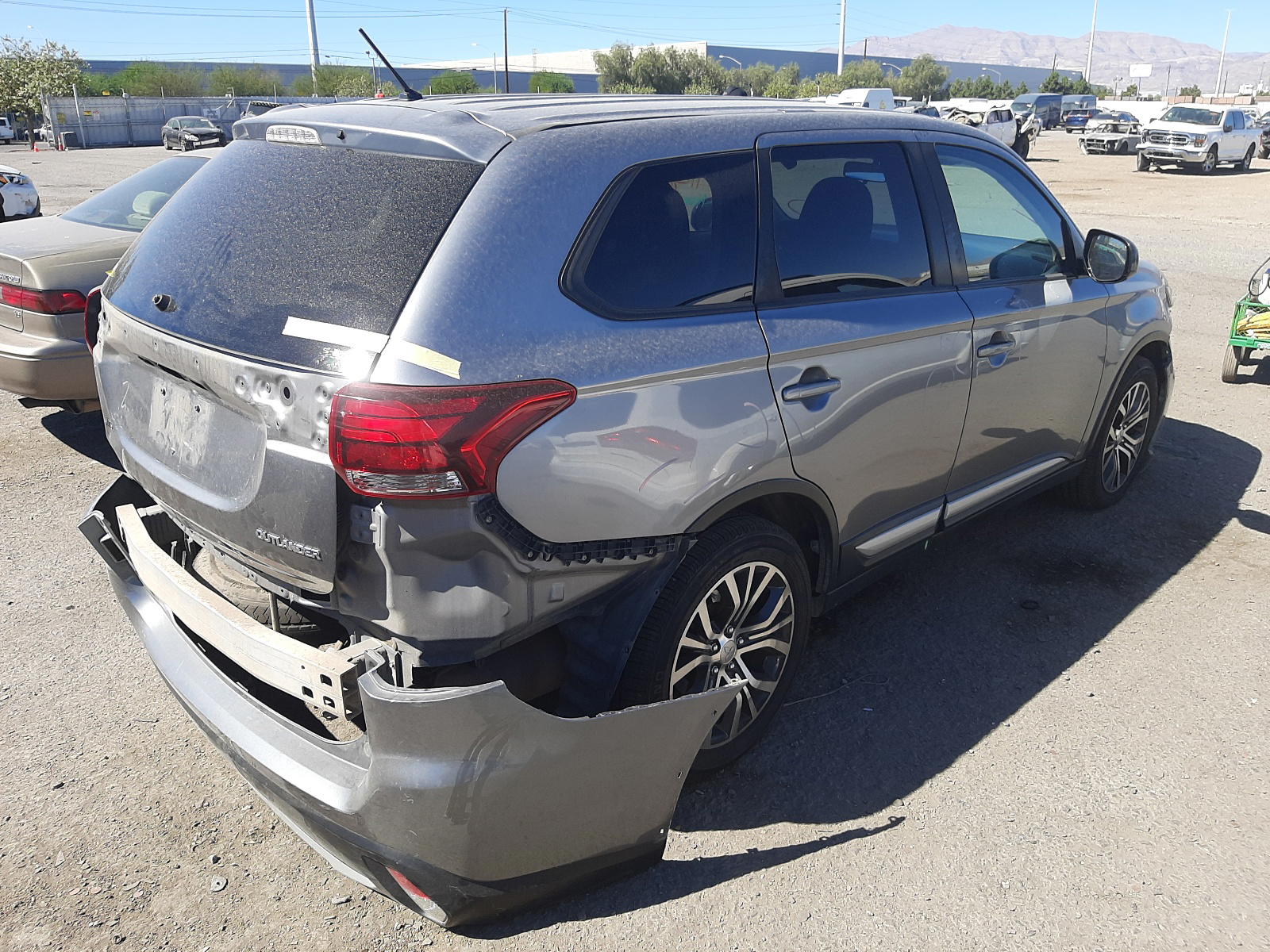Photo 4 from auction – 2016 MITSUBISHI OUTLANDER with VIN JA4AZ3A35GZ041793