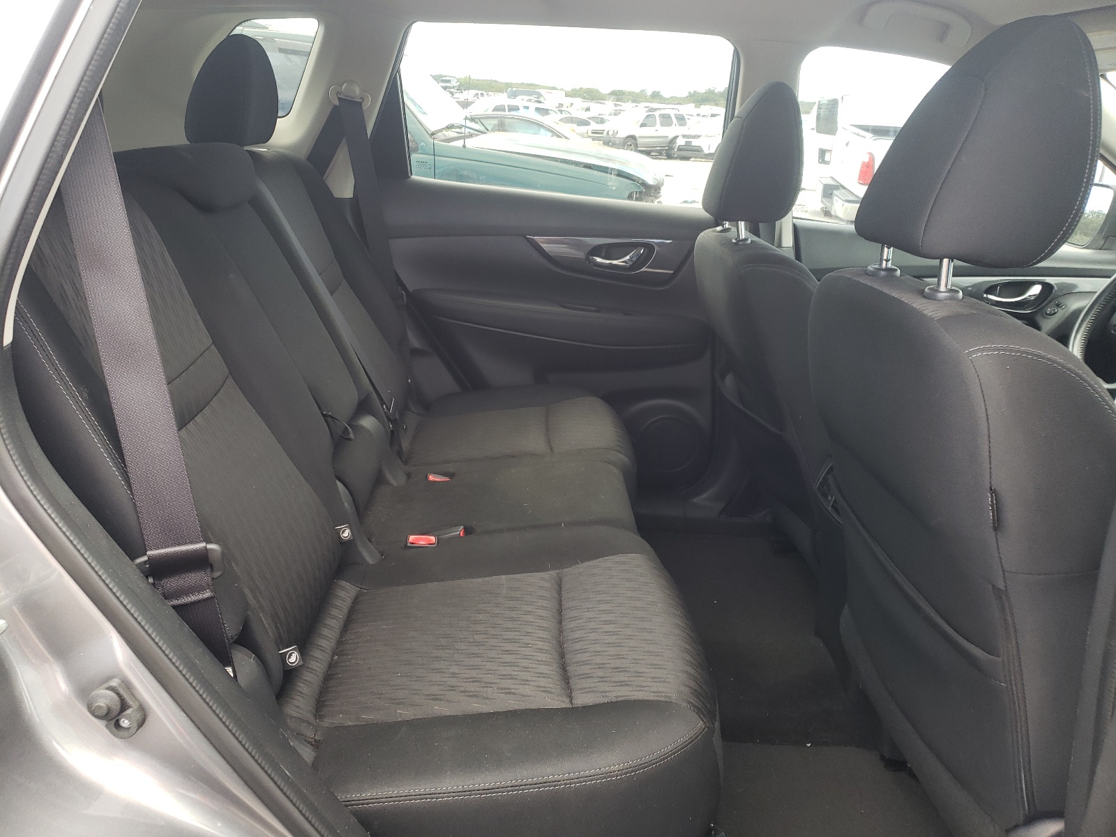 Photo 6 from auction – 2017 NISSAN ROGUE S with VIN KNMAT2MT8HP511034