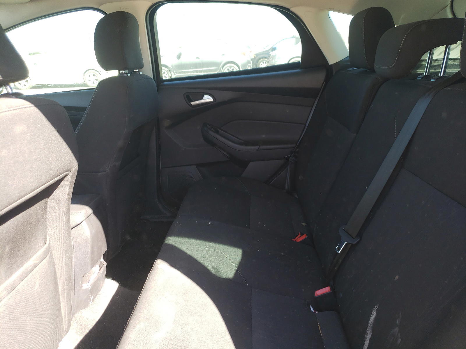 Photo 6 from auction – 2015 FORD FOCUS SE with VIN 1FADP3K25FL234967