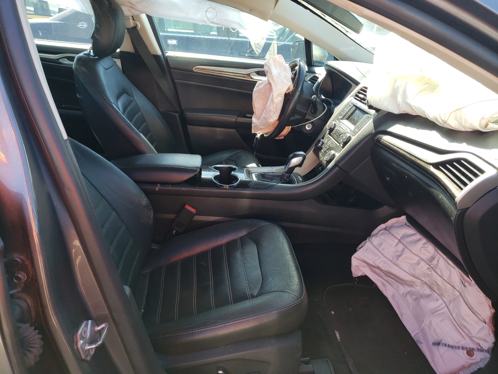 Photo 5 from auction – 2014 FORD FUSION SE with VIN 3FA6P0HDXER344462