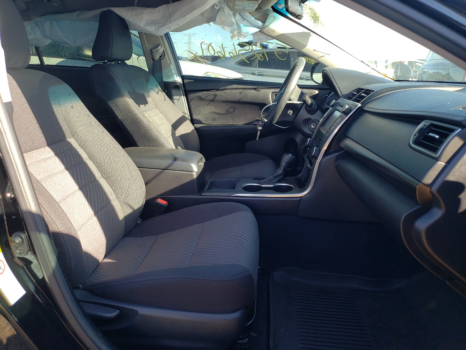 Photo 5 from auction – 2017 TOYOTA CAMRY LE with VIN 4T1BF1FK2HU302153