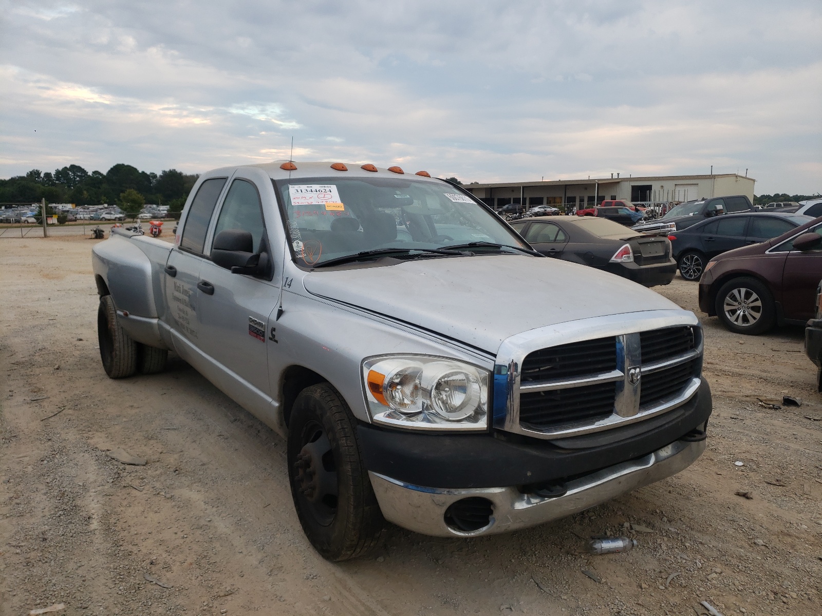 DODGE RAM 3500 S 2008 مع رقم تعريف المركبة 3D7ML48AX8G211801 - صورة من المزاد