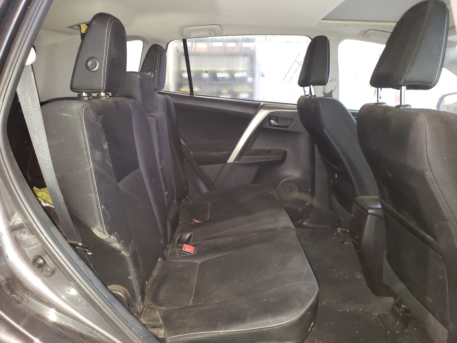 Photo 6 from auction – 2014 TOYOTA RAV4 XLE with VIN 2T3RFREV1EW198198