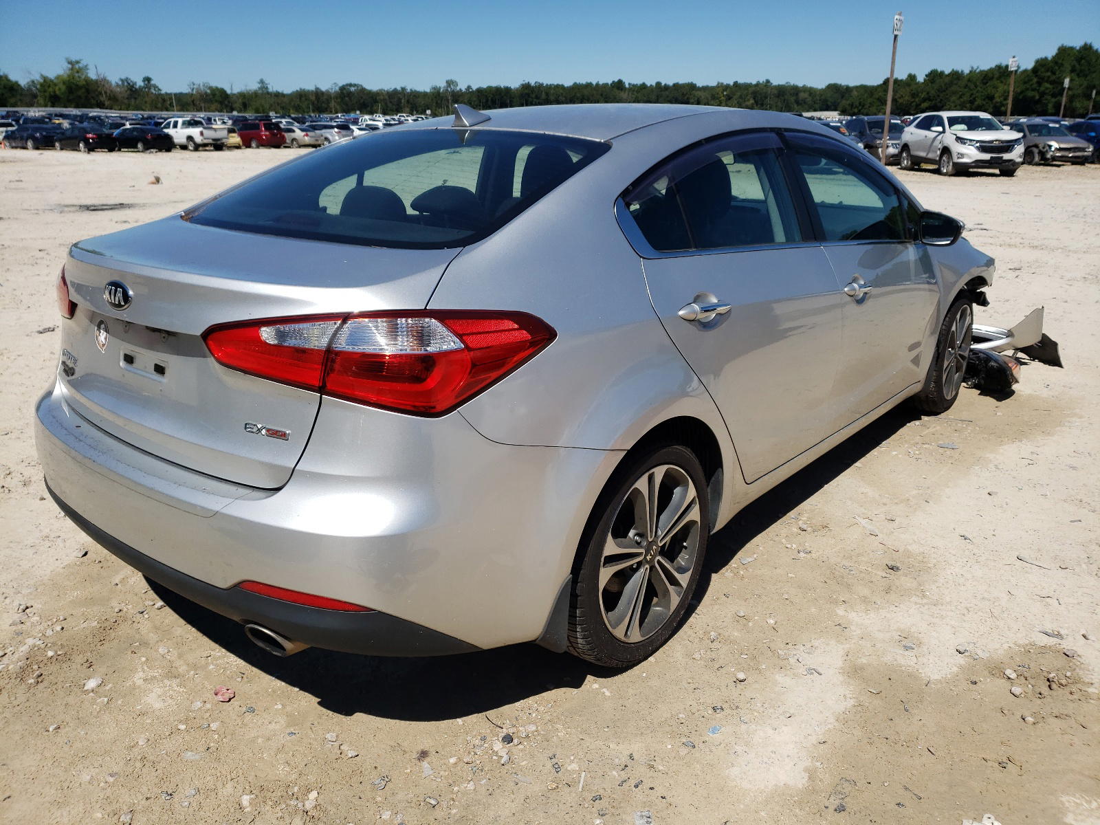 Photo 4 from auction – 2014 KIA FORTE EX with VIN KNAFX4A86E5105831