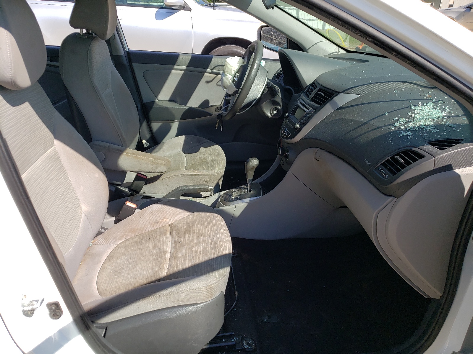 Photo 5 from auction – 2017 HYUNDAI ACCENT SE with VIN KMHCT4AE2HU272135
