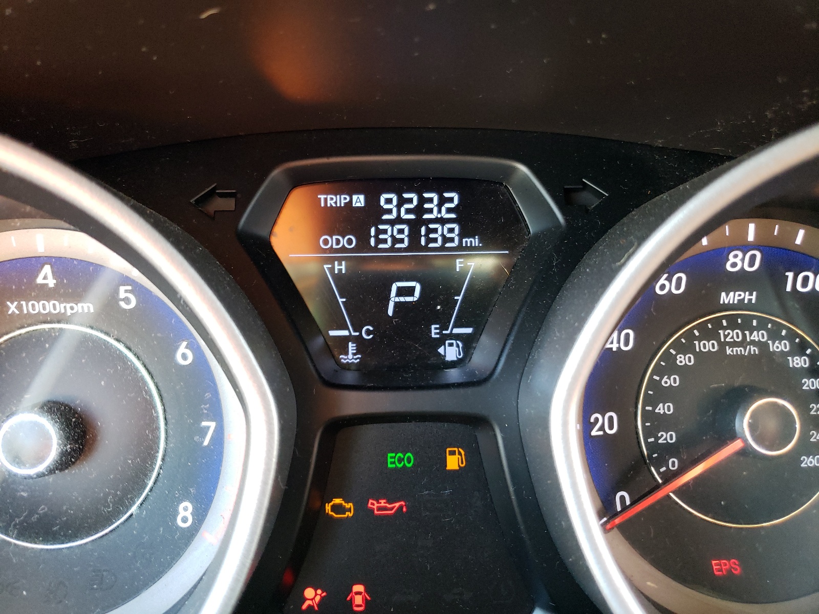 Photo 8 from auction – 2012 HYUNDAI ELANTRA GL with VIN KMHDH4AE1CU288437