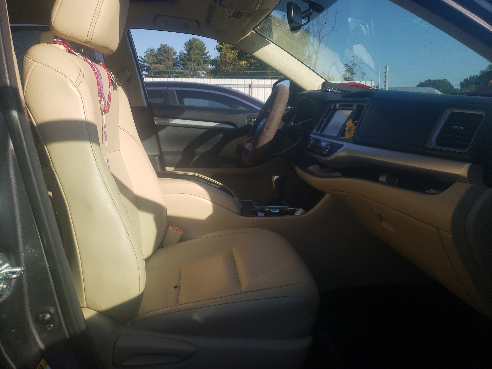 صورة رقم 5 من المزاد - 2014 TOYOTA HIGHLANDER مع VIN 5TDJKRFH8ES060581