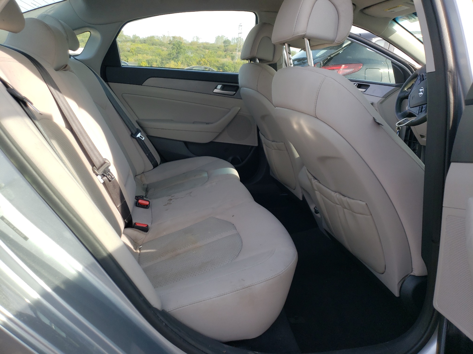 Photo 6 from auction – 2015 HYUNDAI SONATA SE with VIN 5NPE24AF7FH009302