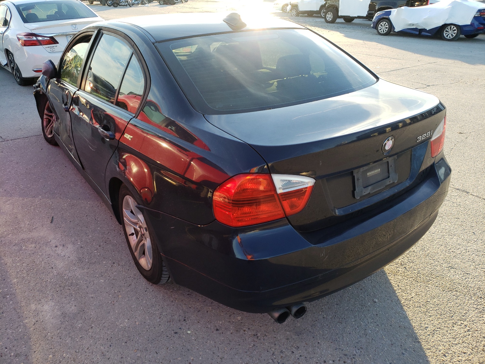 Photo 3 from auction – 2008 BMW 328 I with VIN WBAVA375X8NL51404